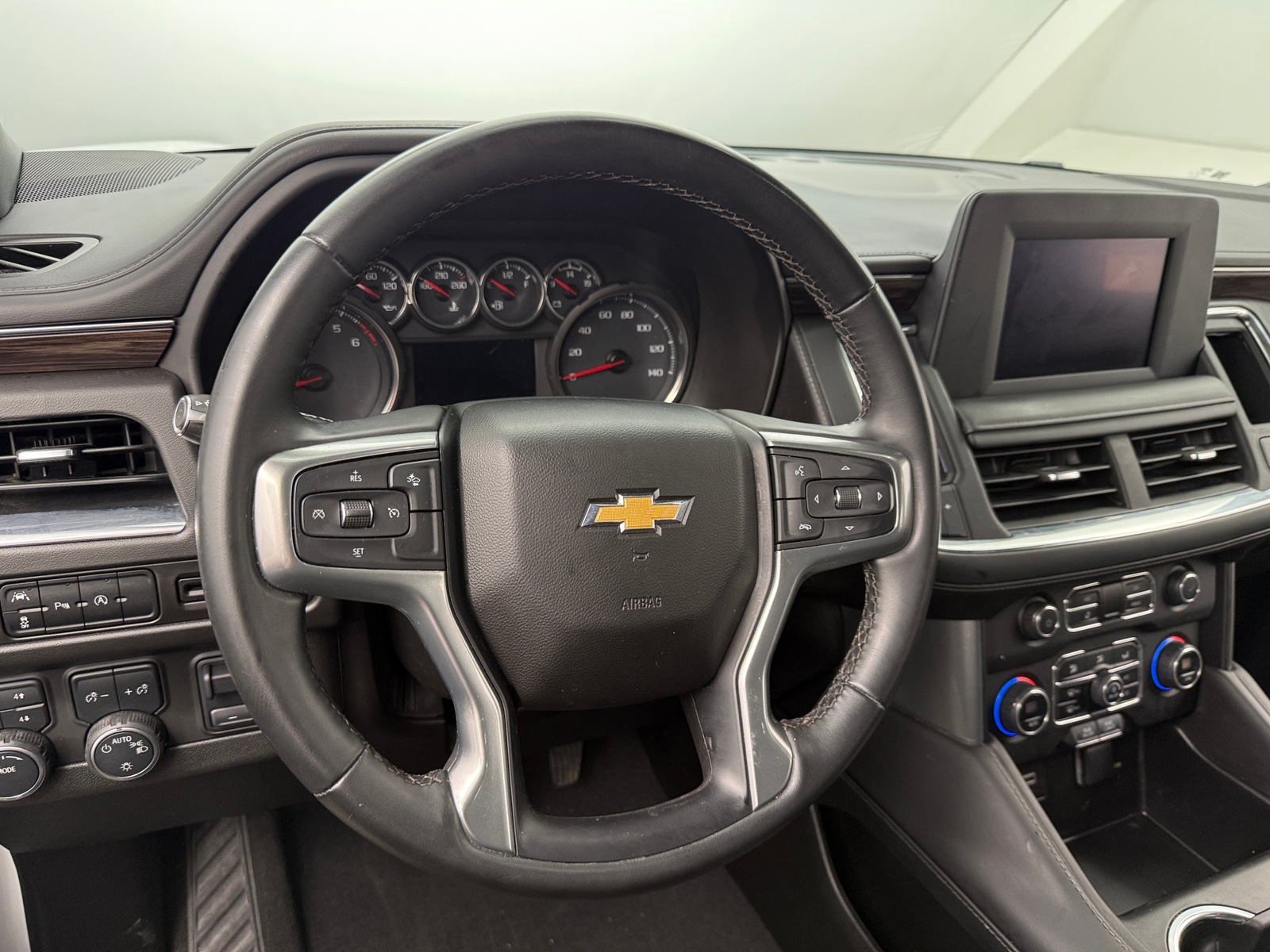 Thumbnail: 2023 Chevrolet Suburban - 5