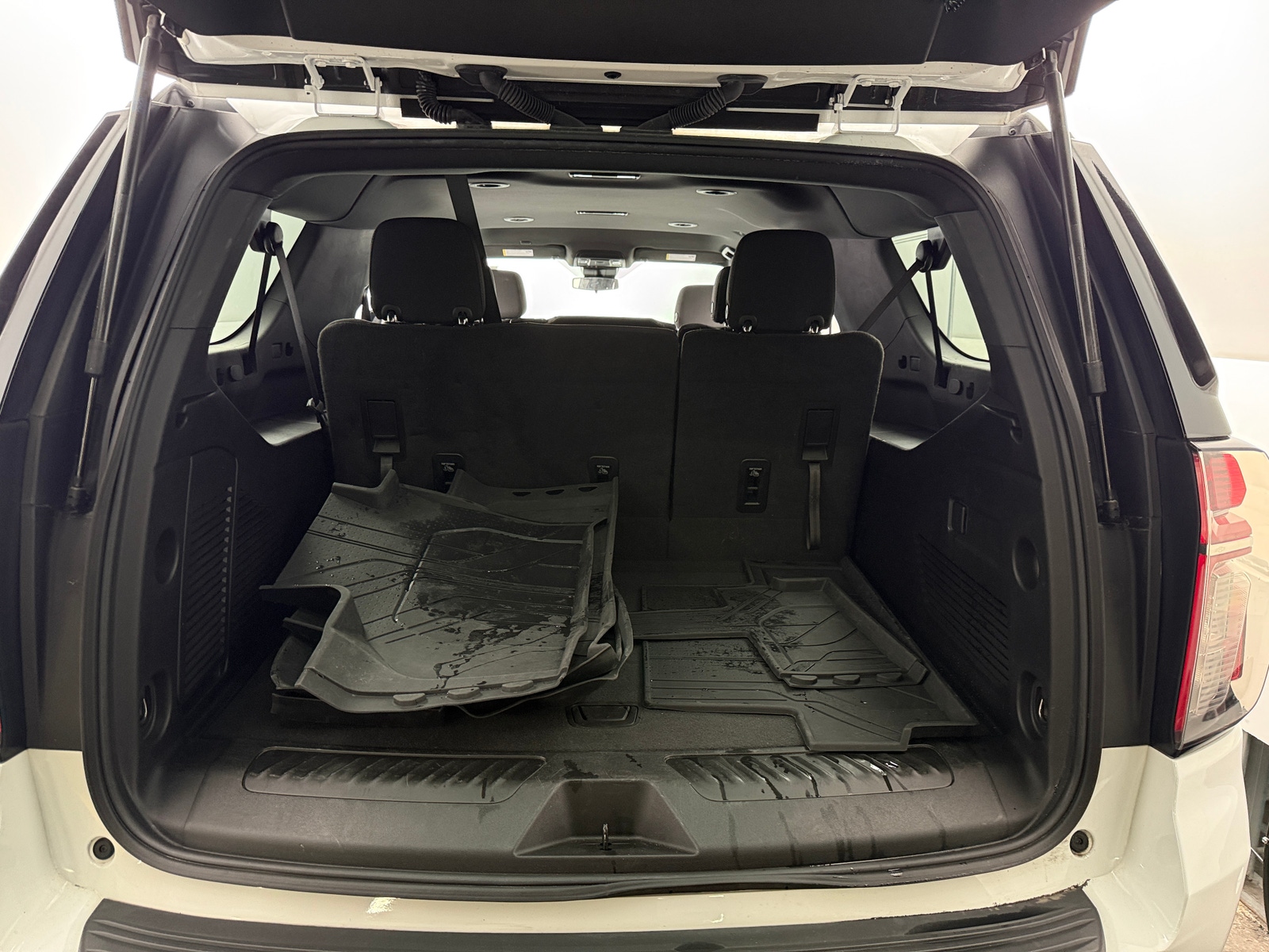 Thumbnail: 2023 Chevrolet Suburban - 7