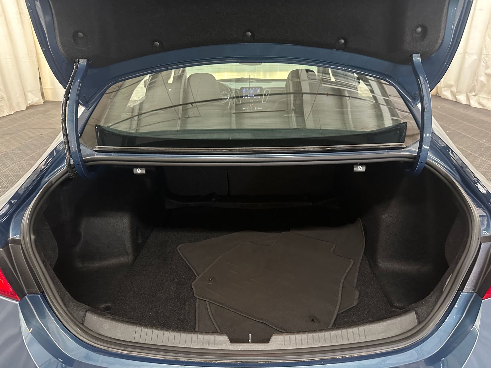 Thumbnail: 2024 Chevrolet Malibu - 7