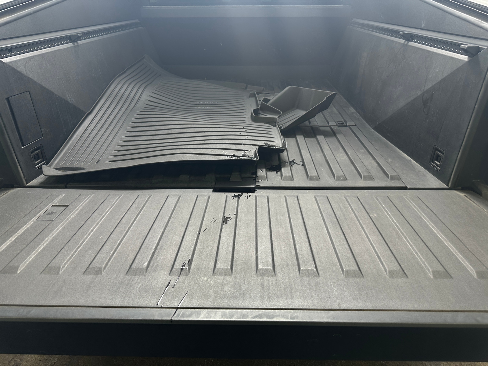 Thumbnail: 2024 Tesla Cybertruck - 6