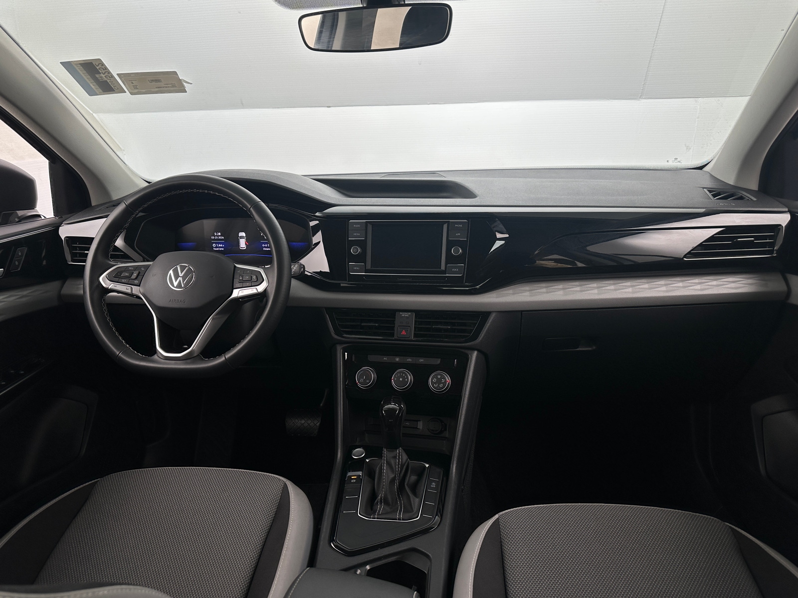 Thumbnail: 2023 Volkswagen Taos - 3