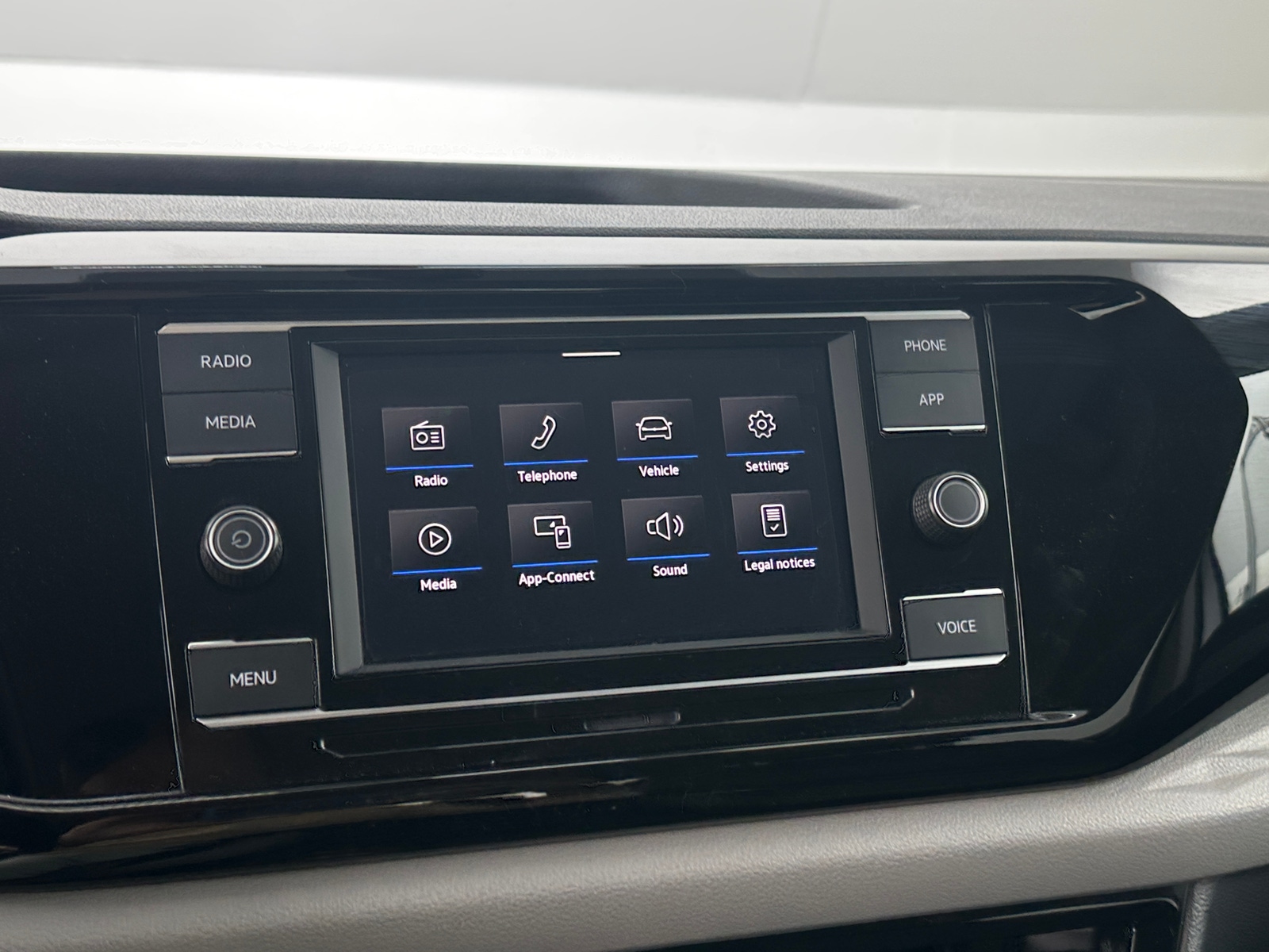 Thumbnail: 2023 Volkswagen Taos - 4