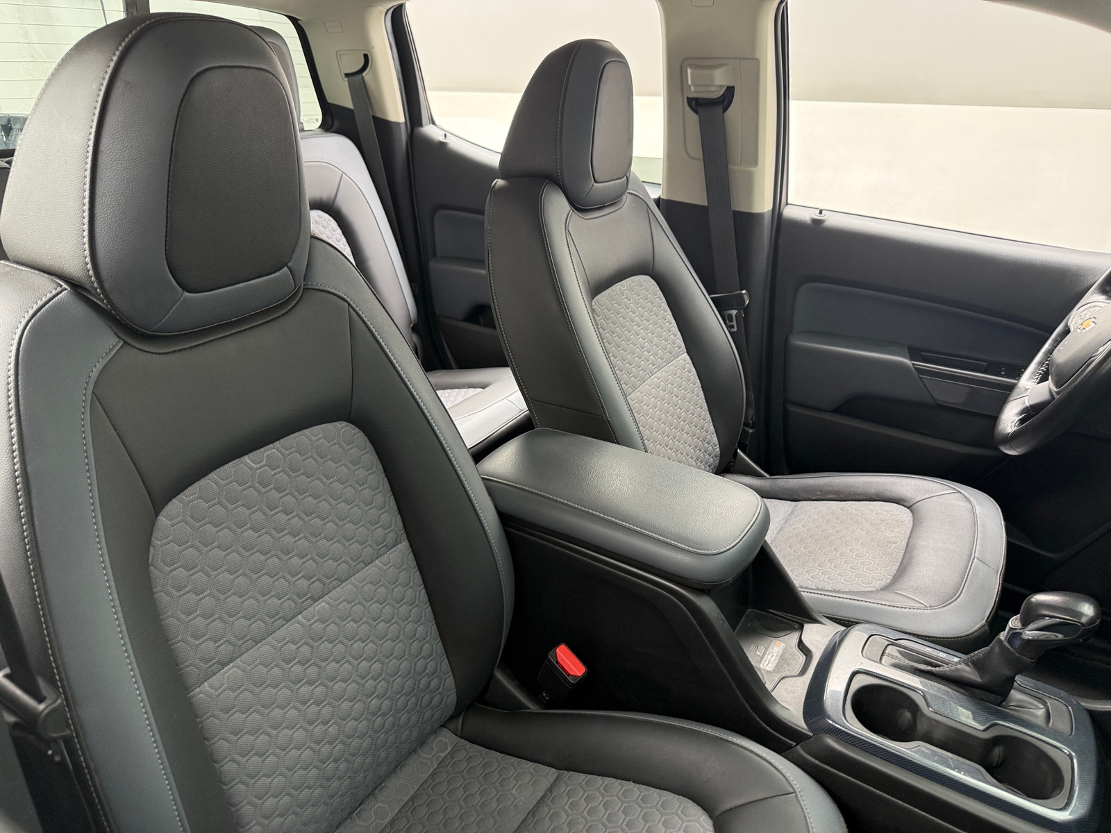 Thumbnail: 2022 Chevrolet Colorado - 2