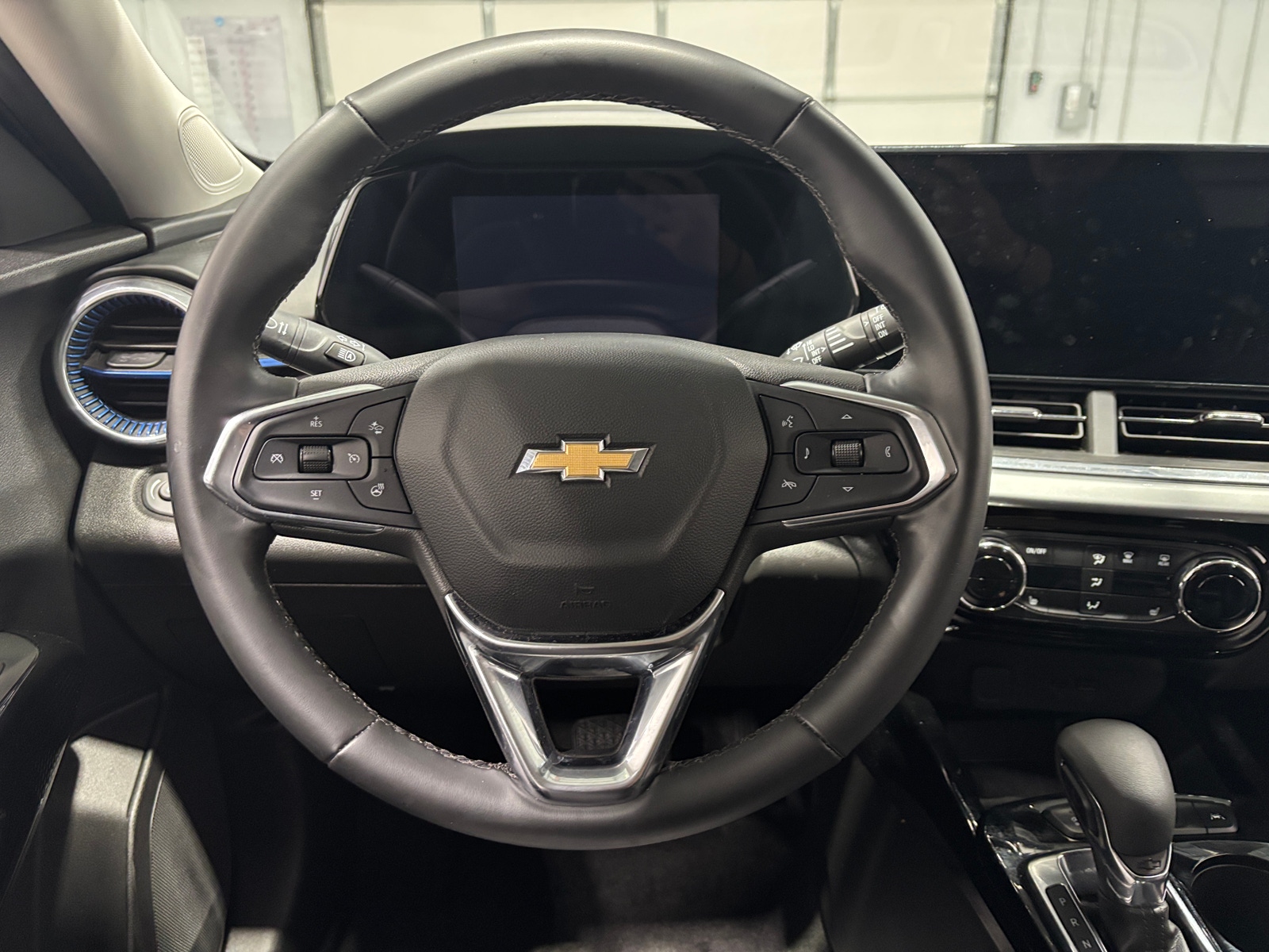 Thumbnail: 2025 Chevrolet Trax - 5