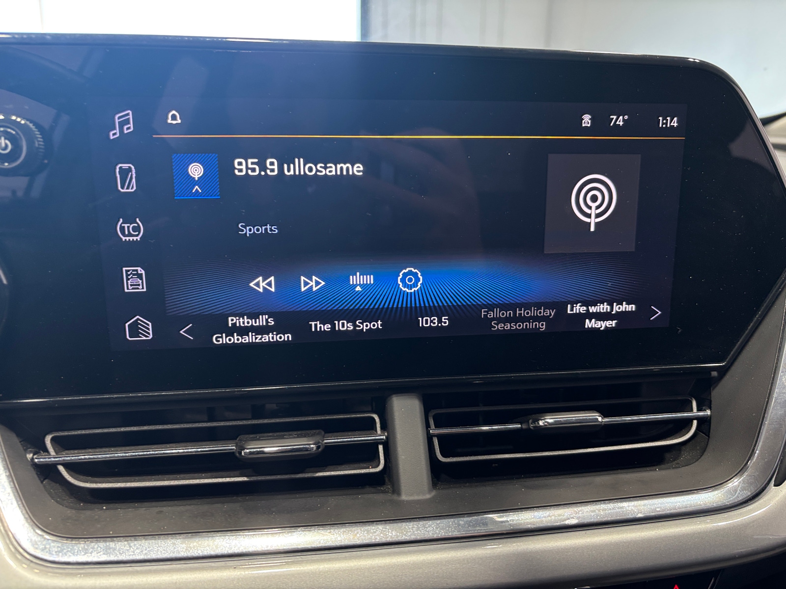 Thumbnail: 2025 Chevrolet Trax - 4