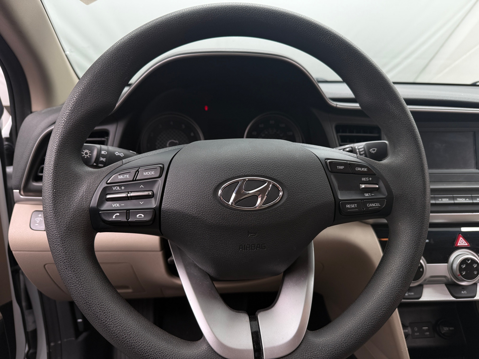 Thumbnail: 2019 Hyundai Elantra - 5