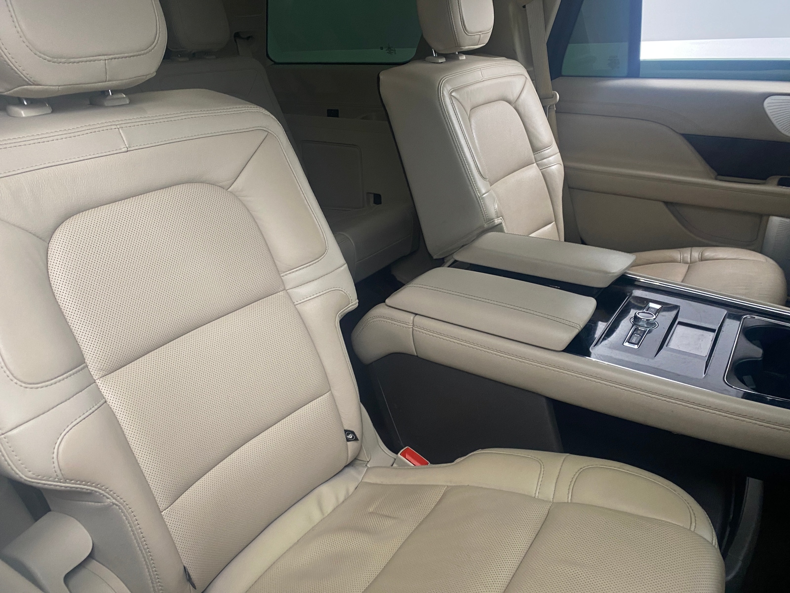 Thumbnail: 2021 Lincoln Navigator - 5