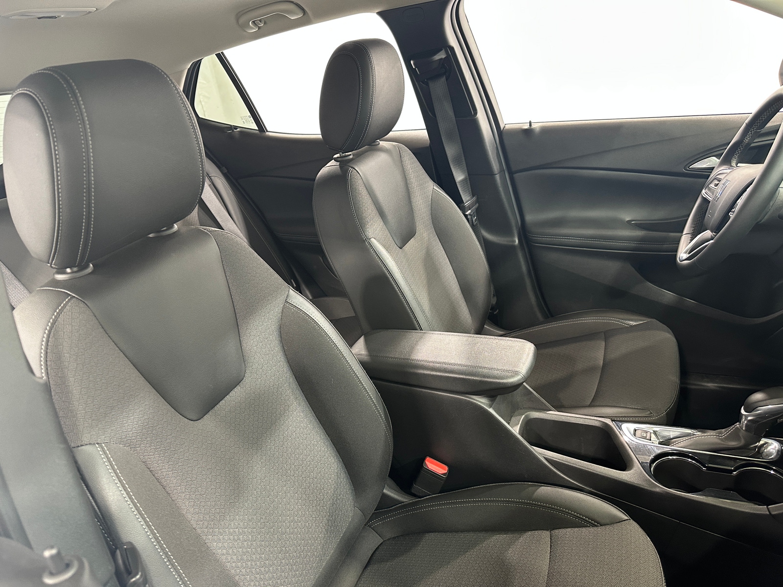 Thumbnail: 2025 Buick Encore GX - 2