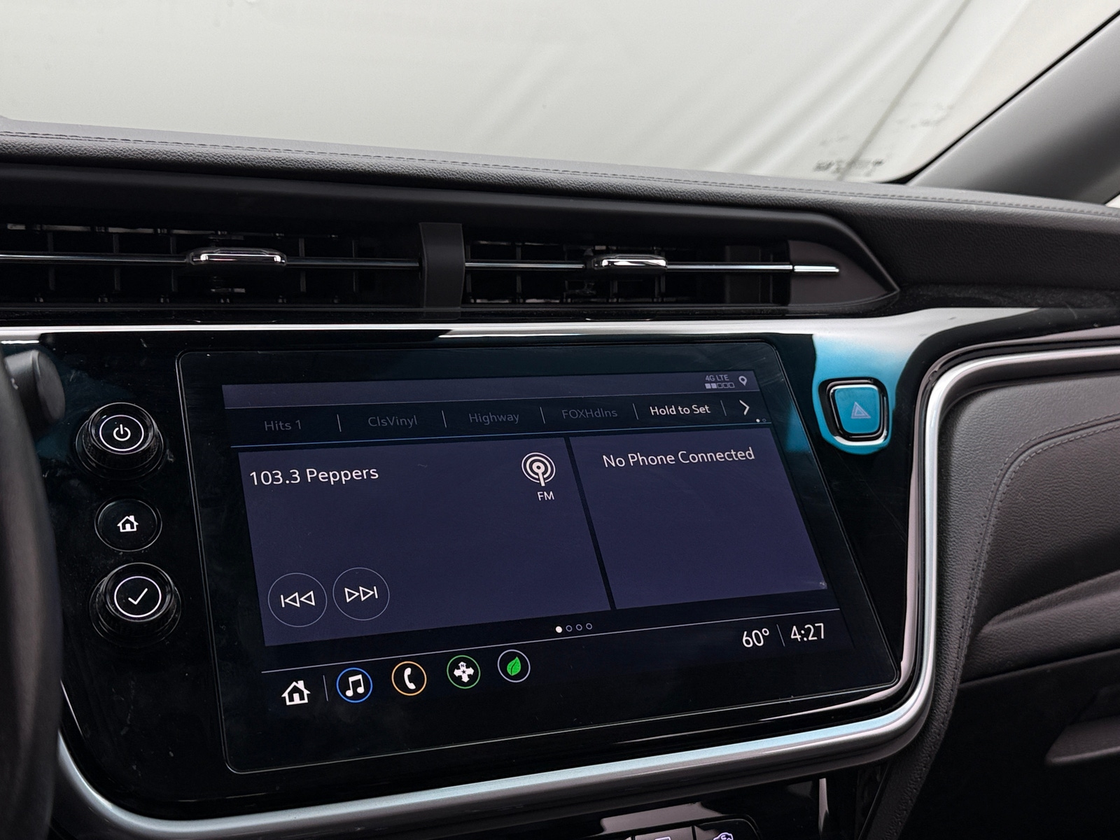 Thumbnail: 2022 Chevrolet Bolt EV - 3