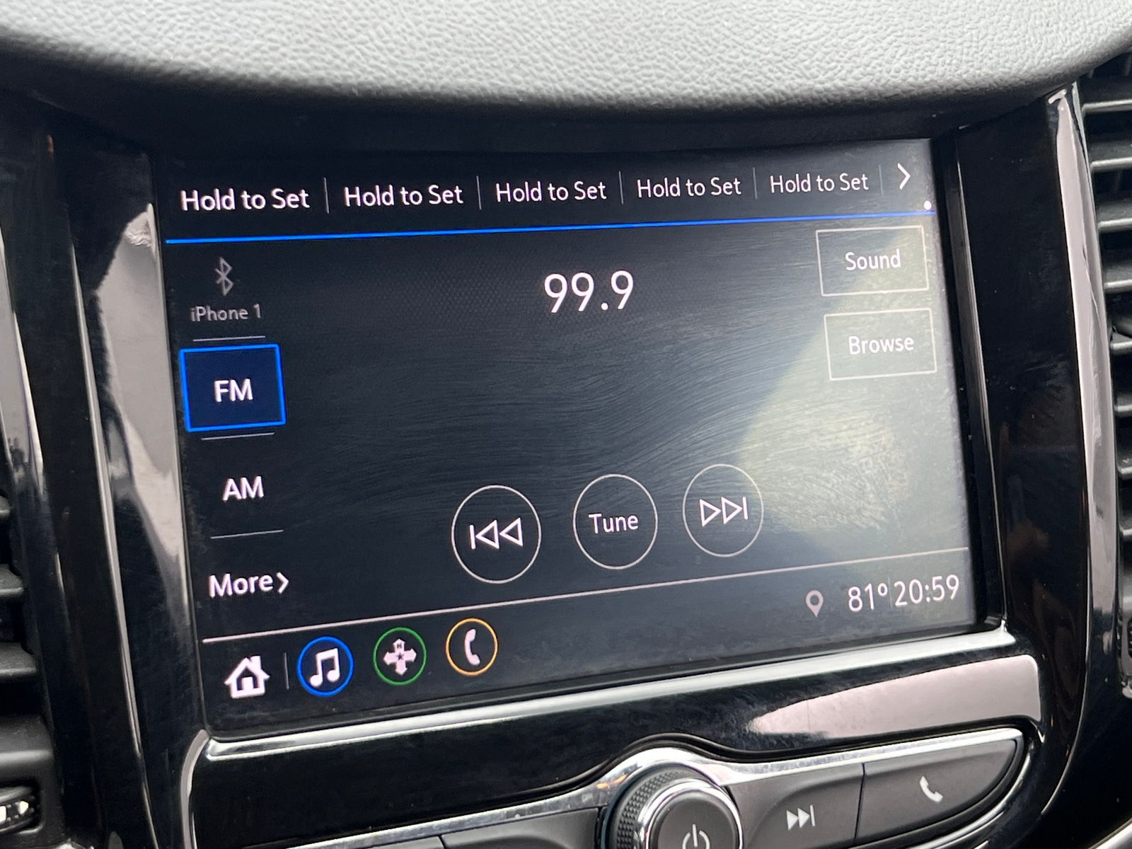 Thumbnail: 2022 Chevrolet Trax - 3