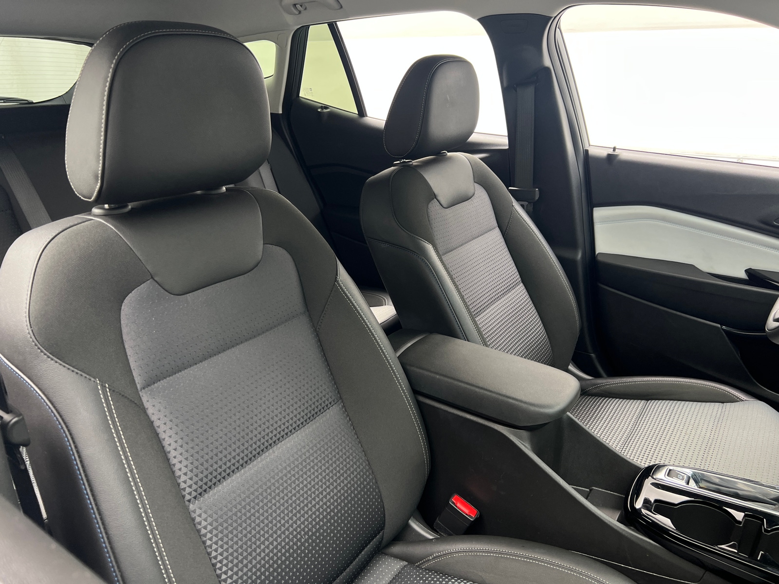 Thumbnail: 2025 Chevrolet Trax - 2