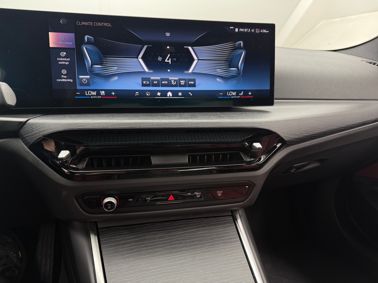 Thumbnail: 2025 BMW 4 Series - 2