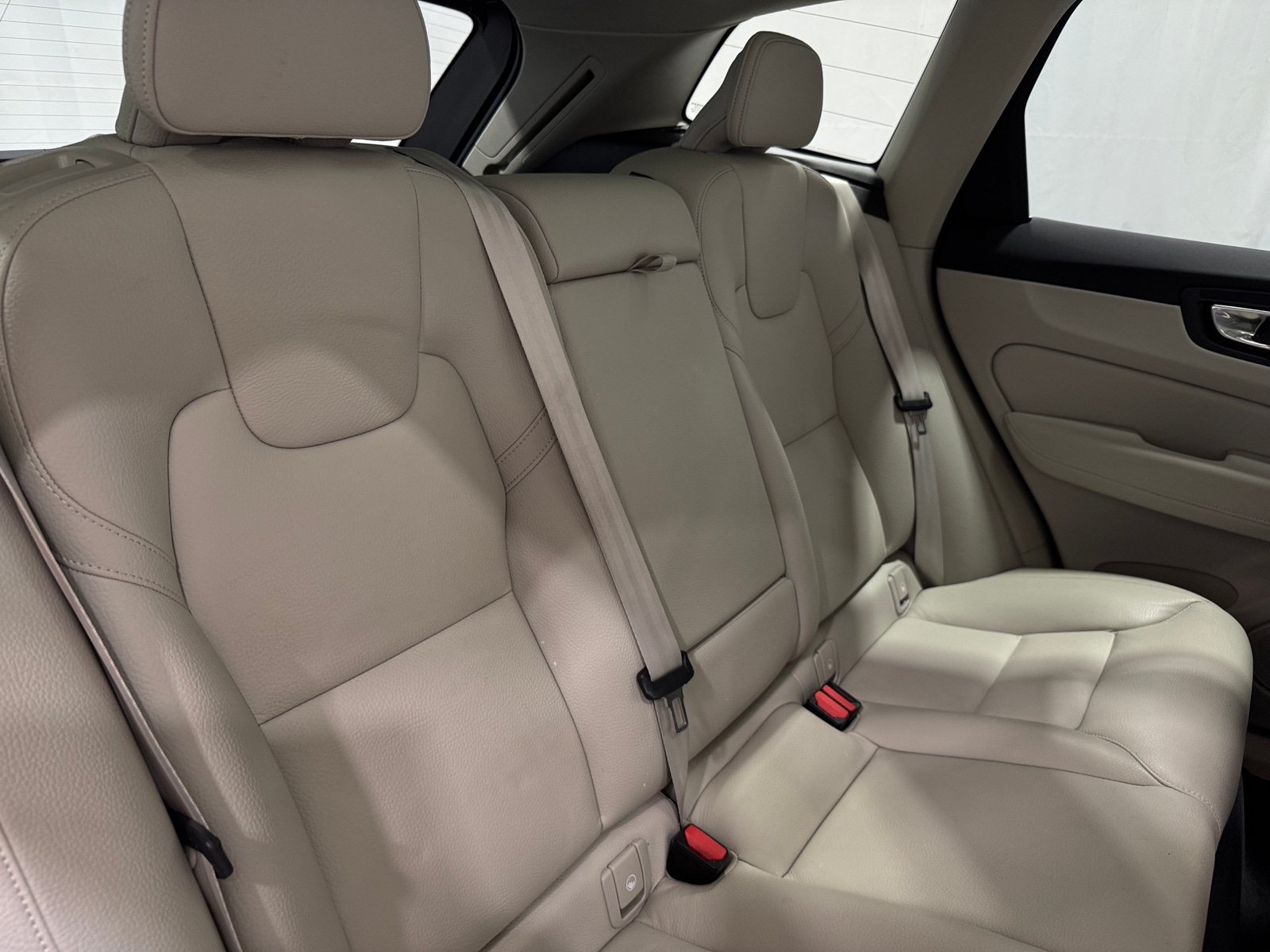 Thumbnail: 2023 Volvo XC60 - 5