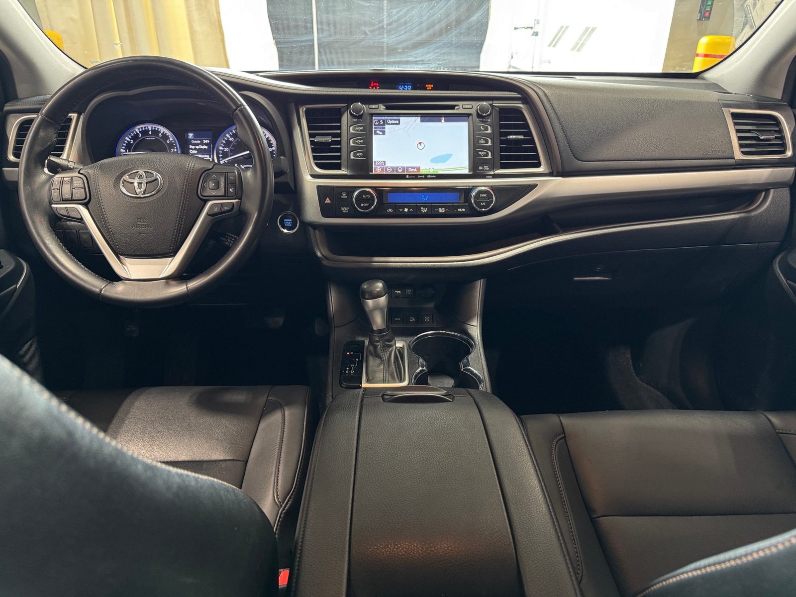 Thumbnail: 2019 Toyota Highlander - 2