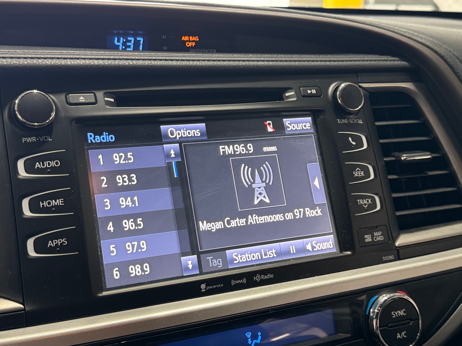 Thumbnail: 2019 Toyota Highlander - 3