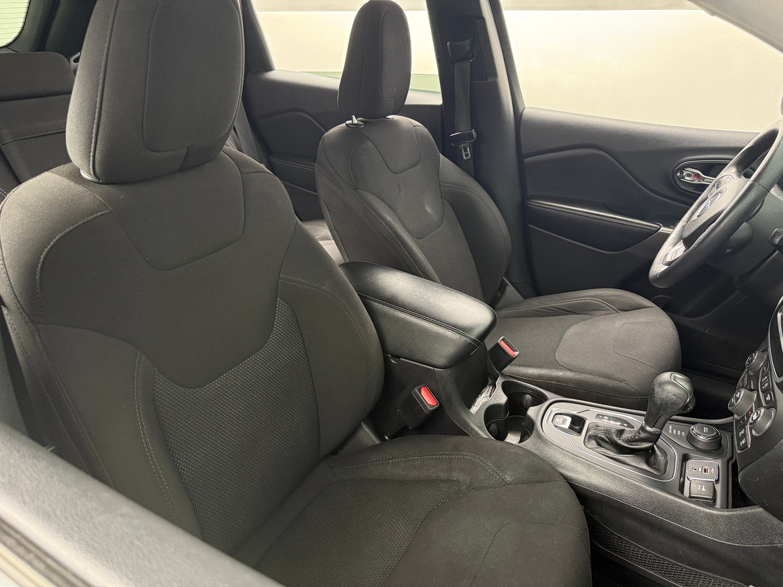 Thumbnail: 2019 Jeep Cherokee - 2