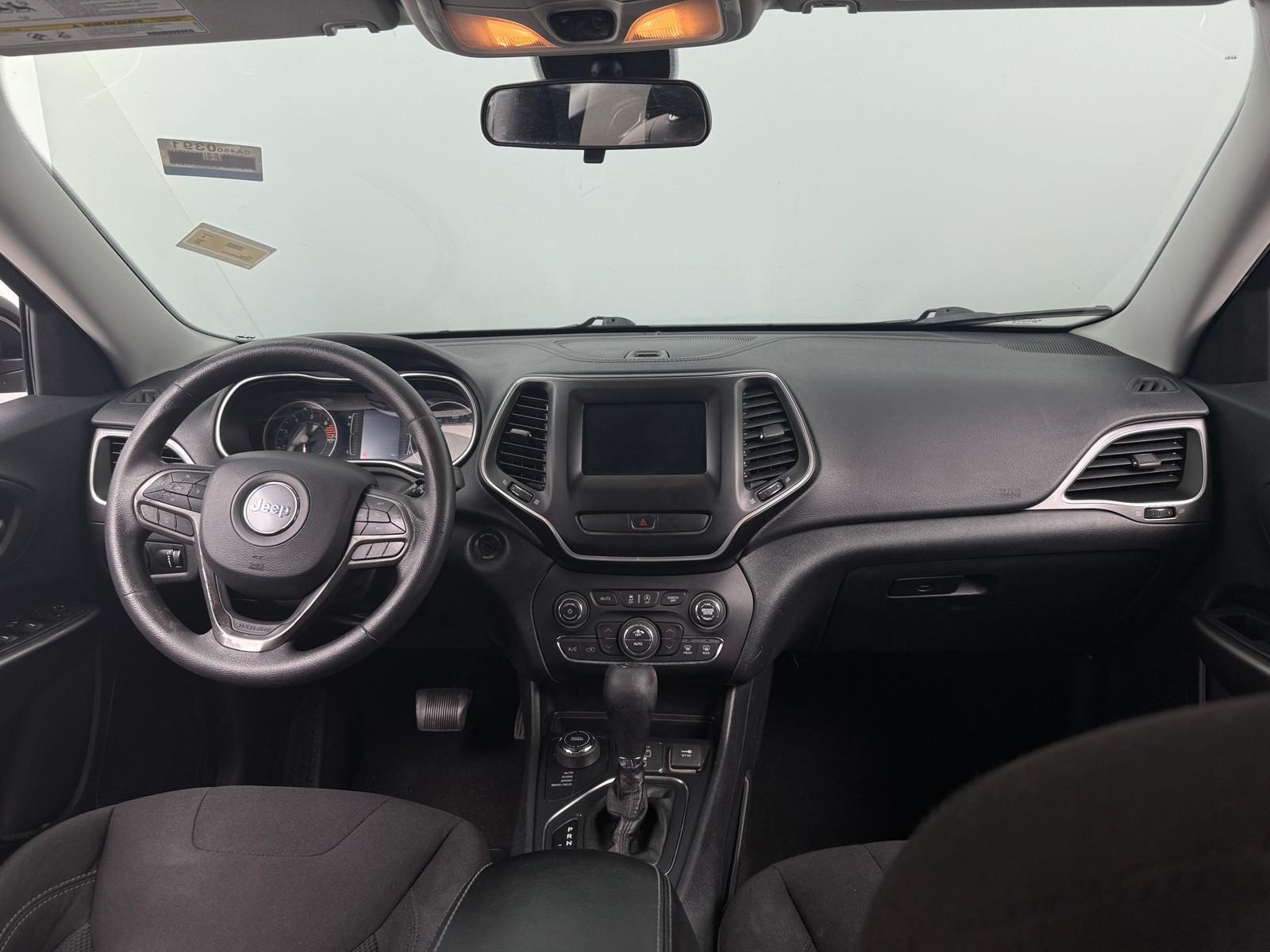 Thumbnail: 2019 Jeep Cherokee - 3