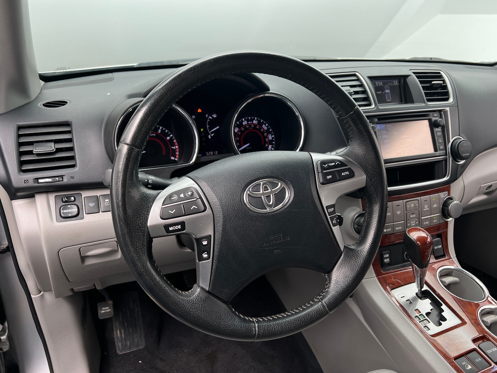 Thumbnail: 2013 Toyota Highlander - 4