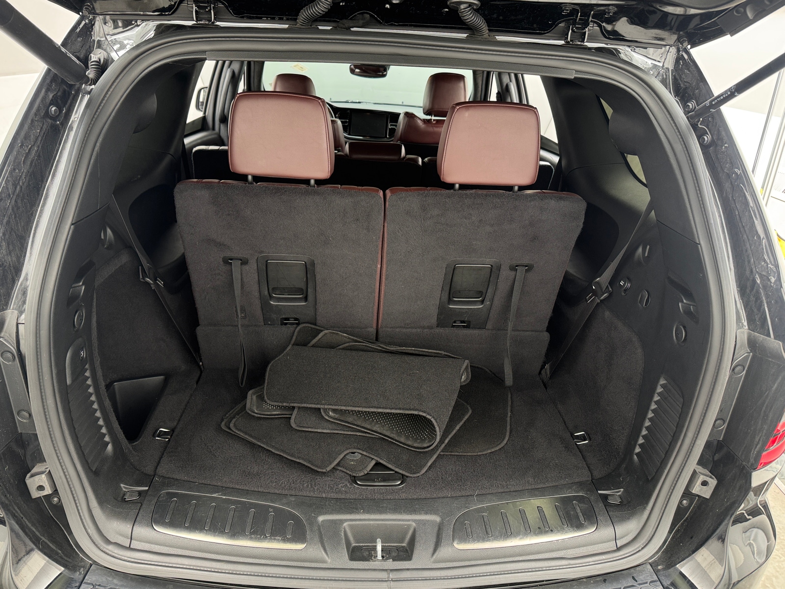 Thumbnail: 2023 Dodge Durango - 6