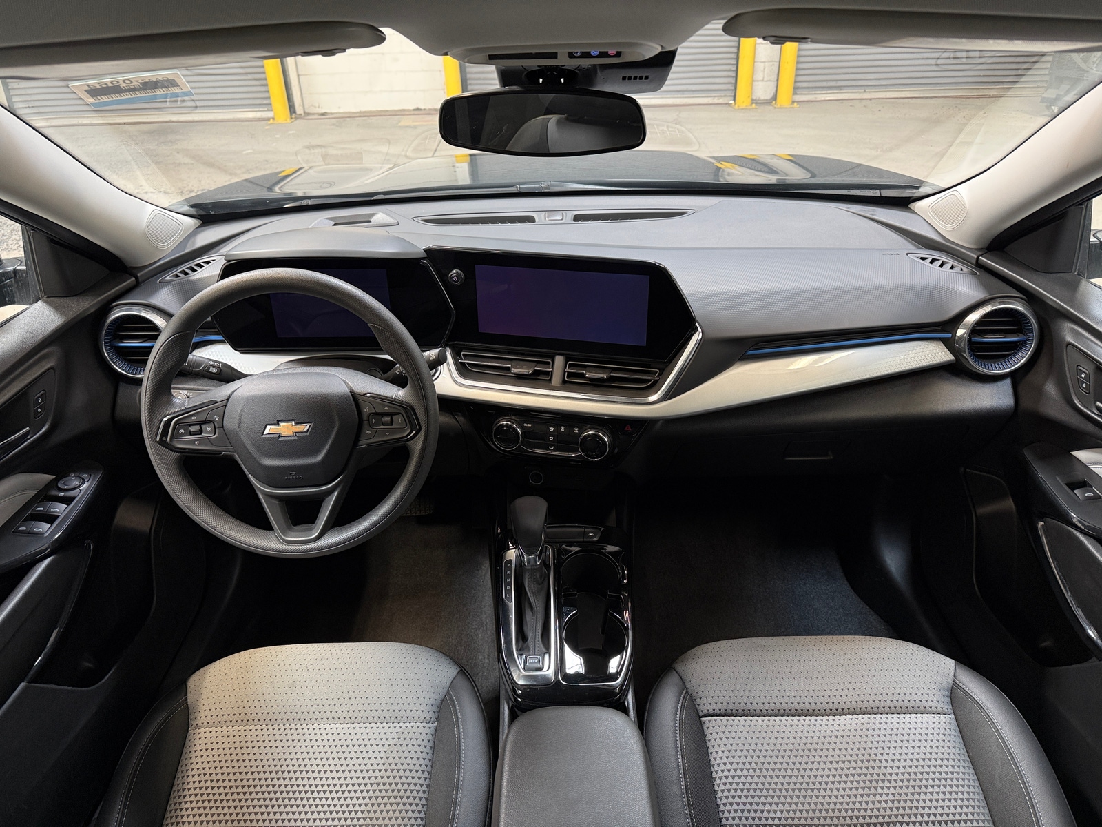 Thumbnail: 2025 Chevrolet Trax - 3