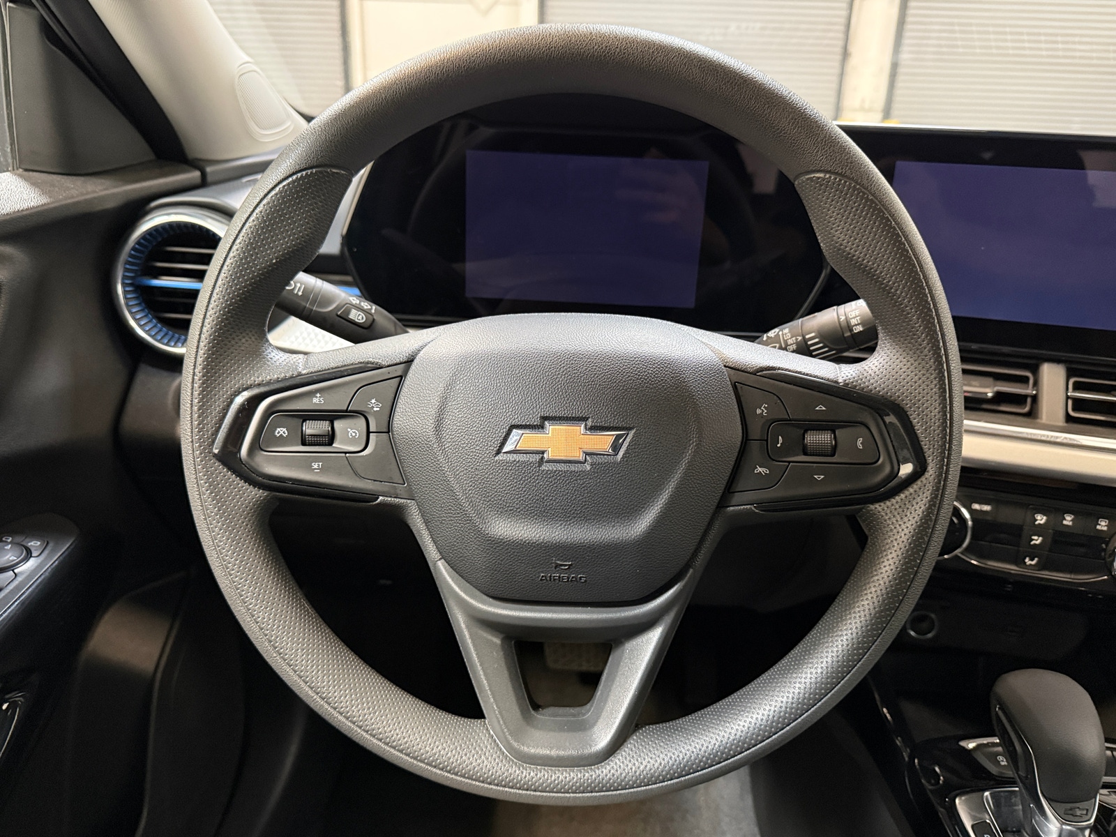 Thumbnail: 2025 Chevrolet Trax - 5