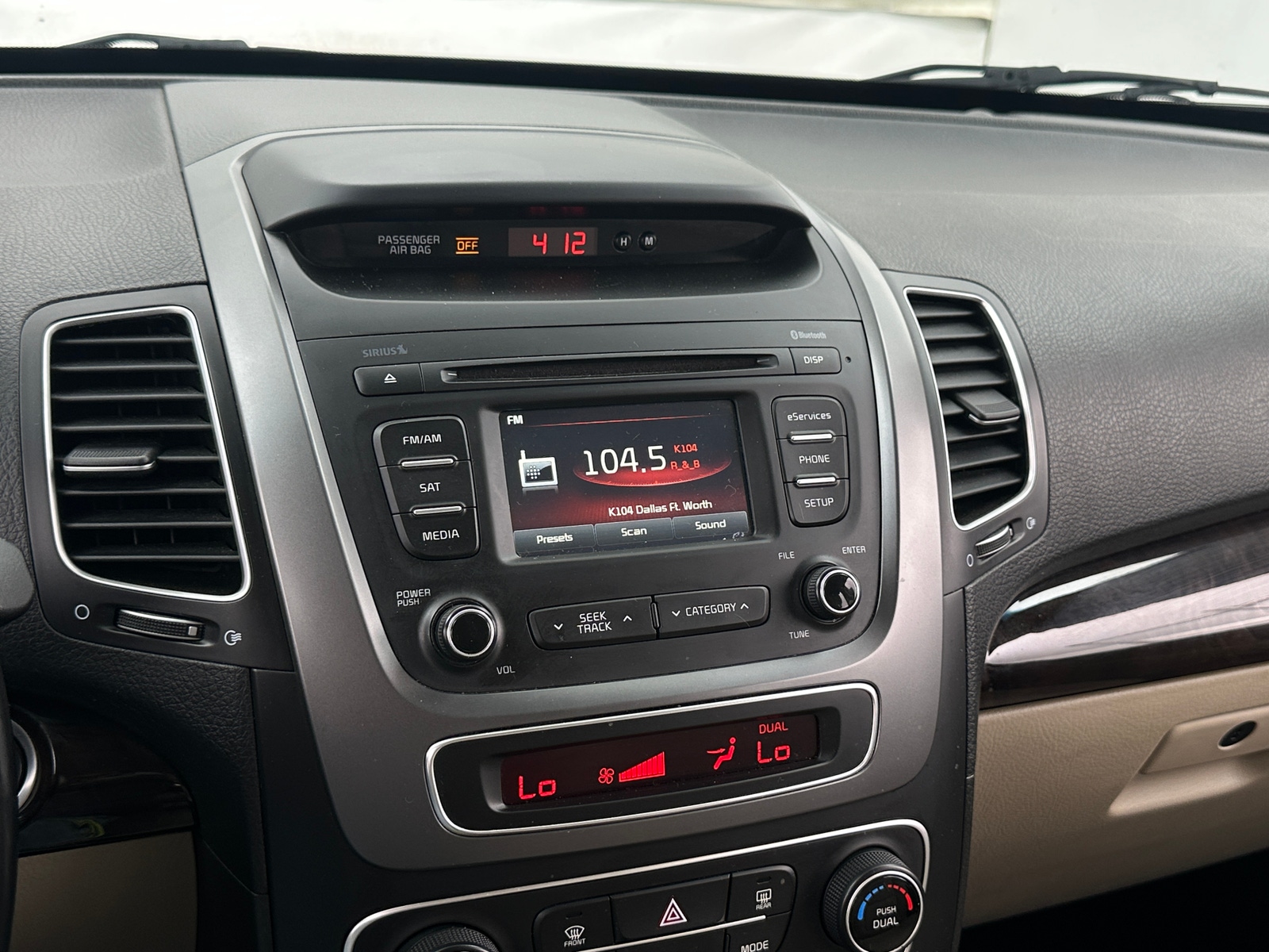 Thumbnail: 2014 Kia Sorento - 3