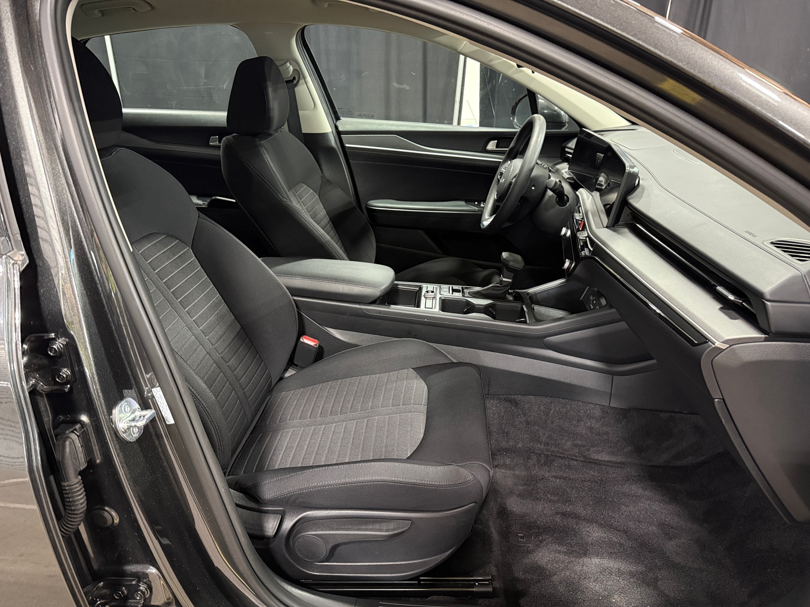 Thumbnail: 2025 Kia K5 - 2