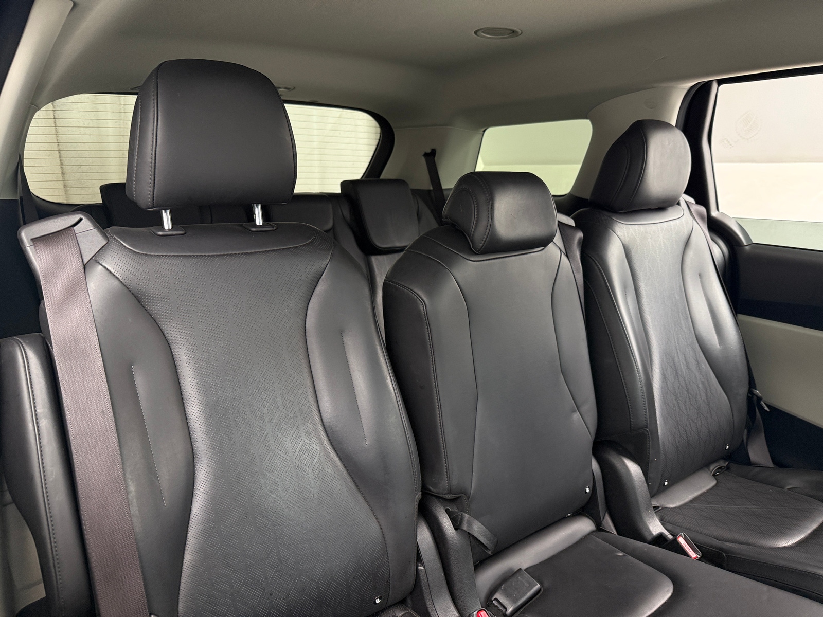 Thumbnail: 2023 Kia Carnival - 5