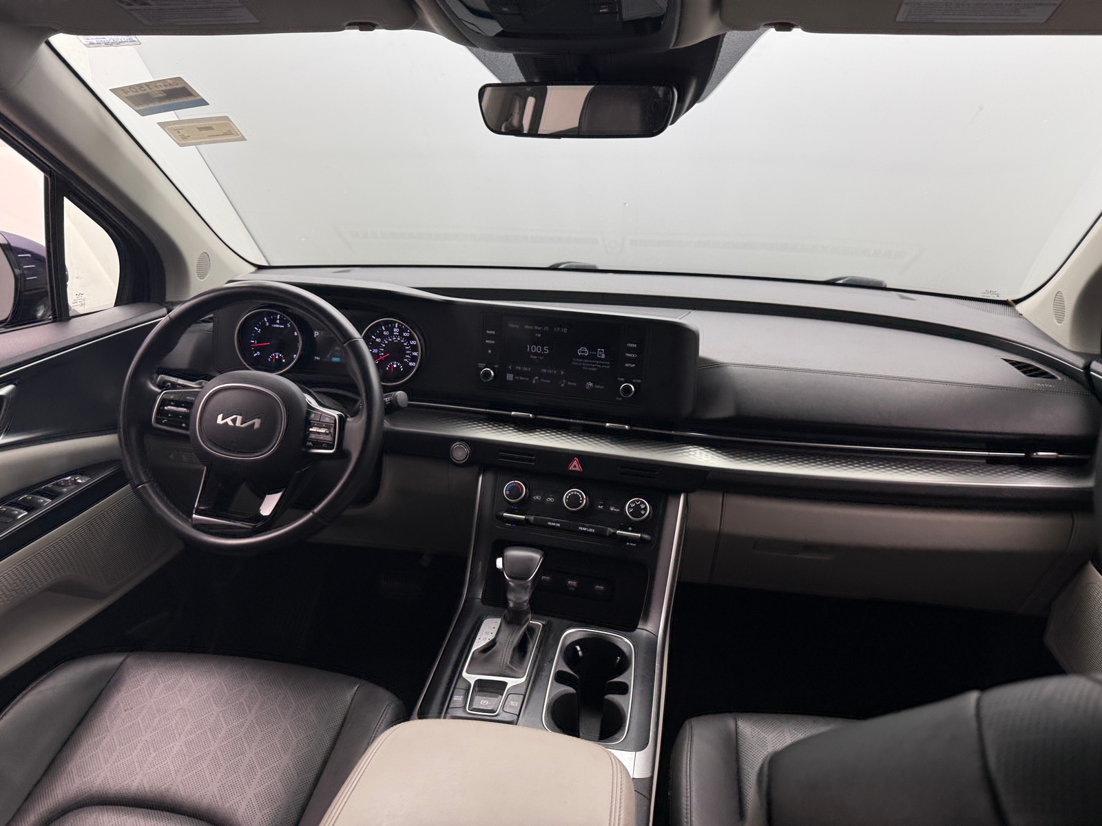 Thumbnail: 2023 Kia Carnival - 2