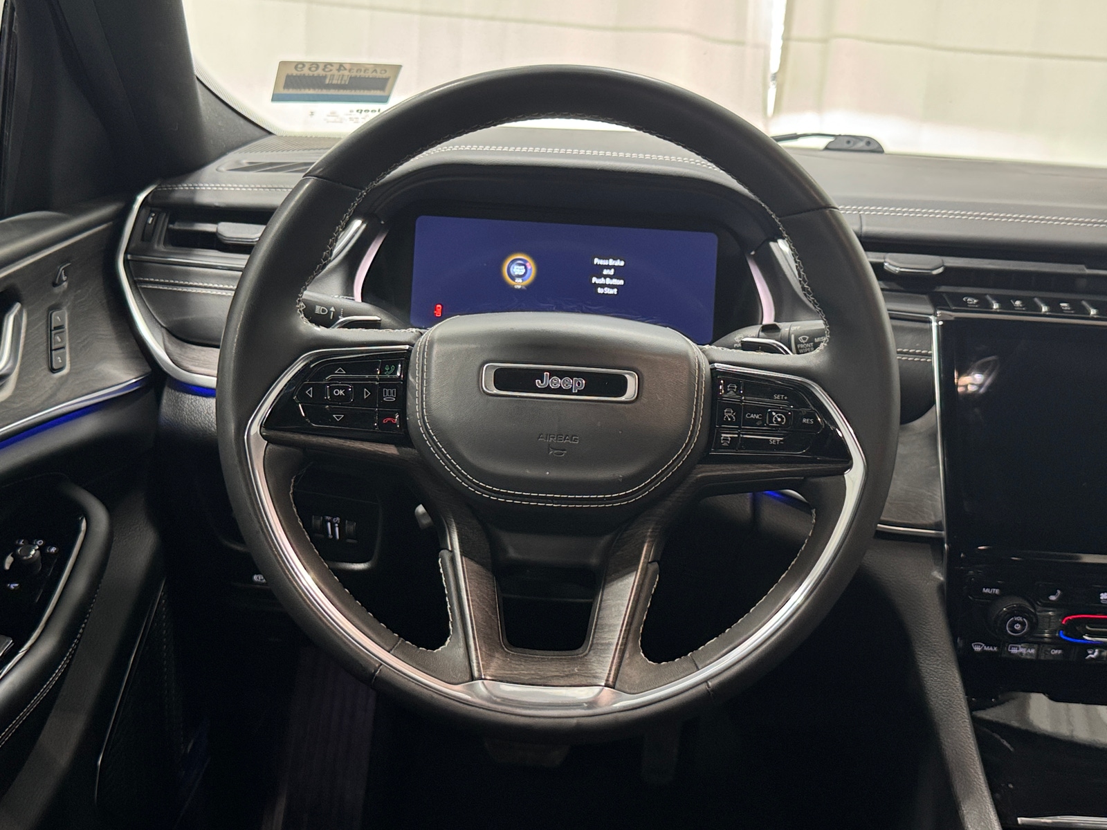 Thumbnail: 2023 Jeep Grand Cherokee L - 4