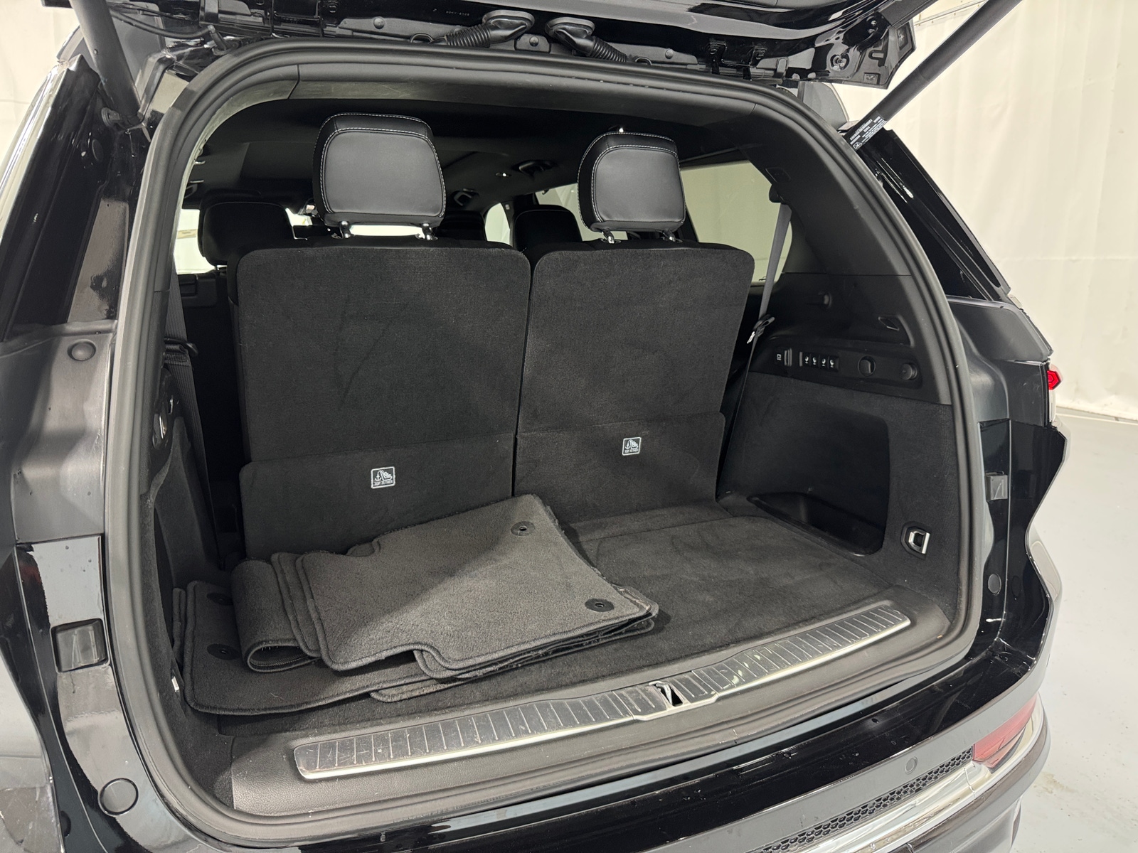 Thumbnail: 2023 Jeep Grand Cherokee L - 6