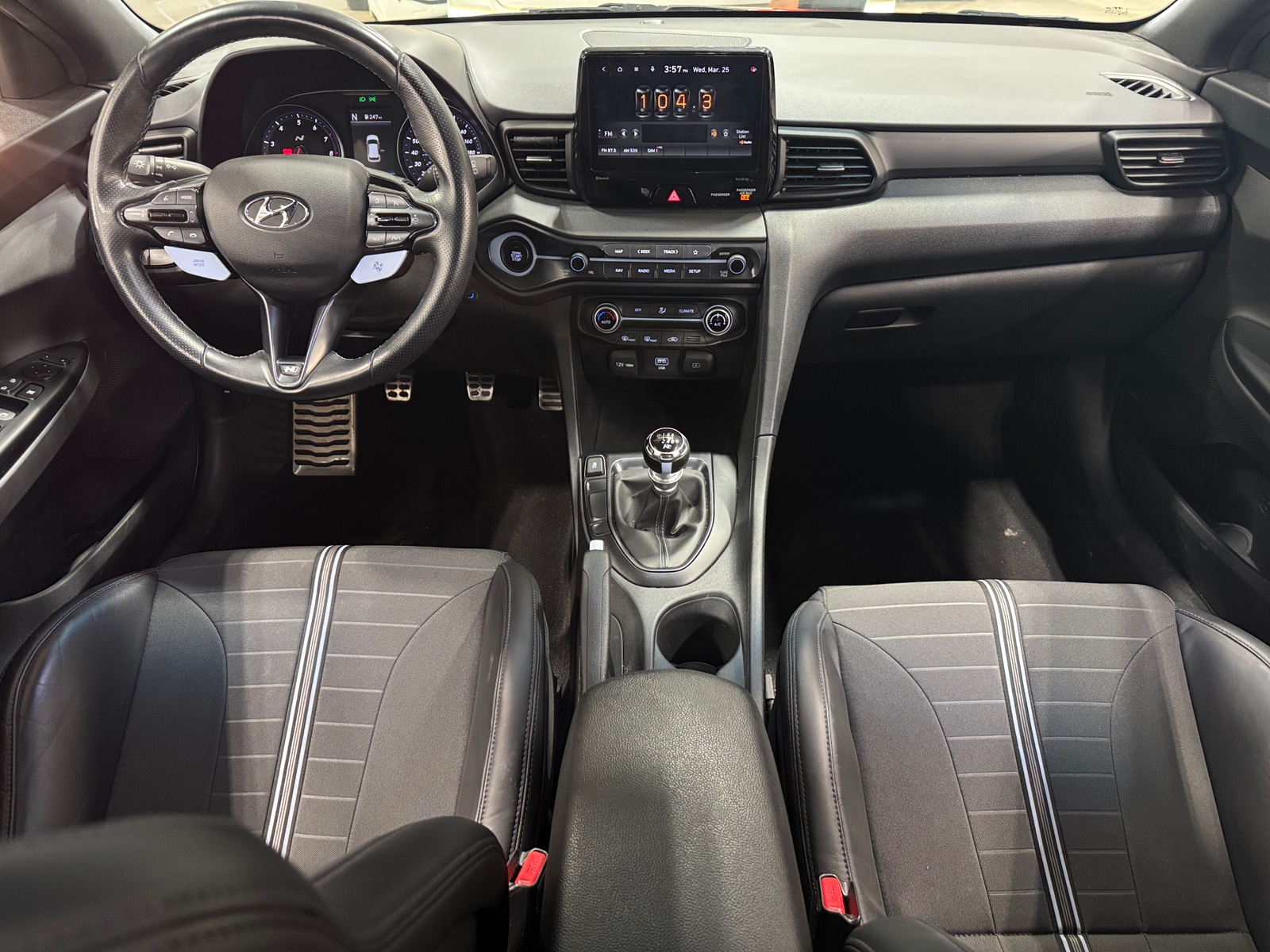 Thumbnail: 2022 Hyundai Veloster - 3