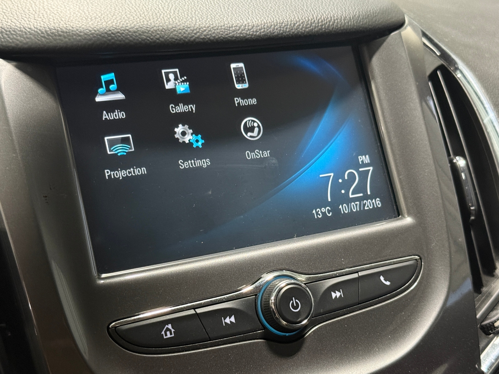 Thumbnail: 2017 Chevrolet Cruze - 4