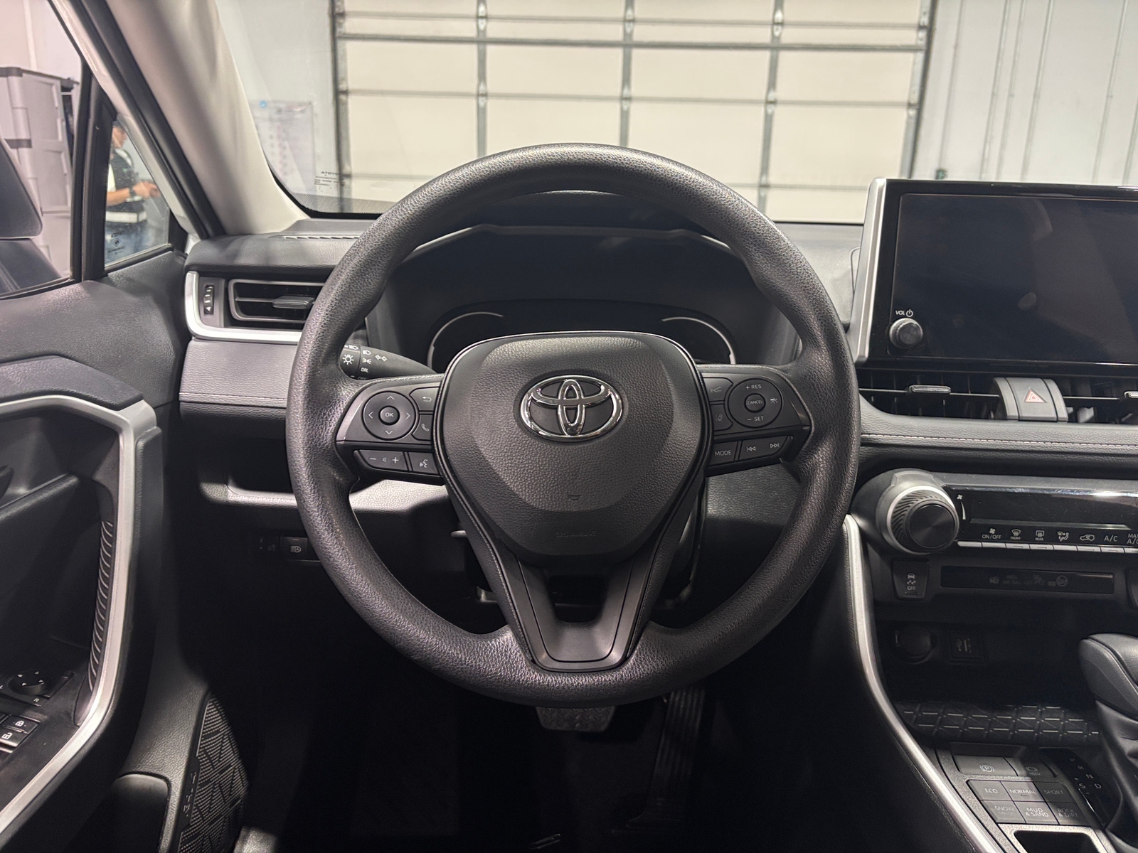 Thumbnail: 2025 Toyota RAV4 - 5