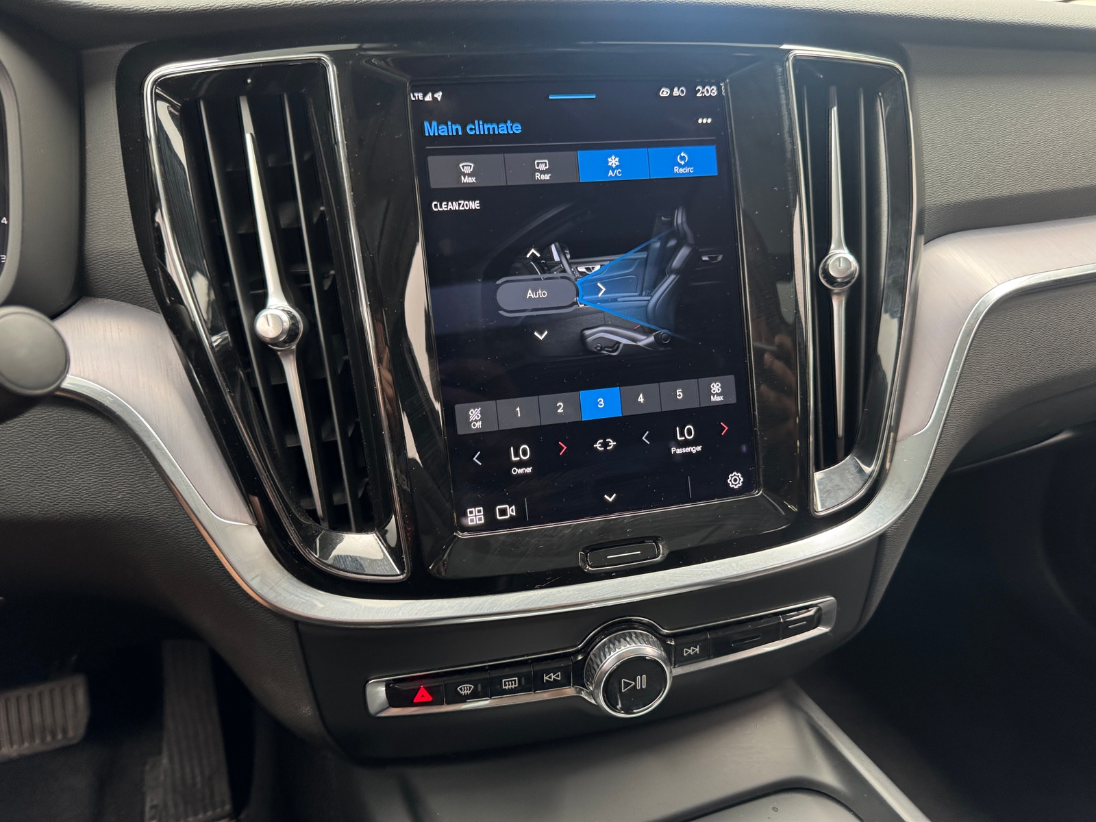 Thumbnail: 2024 Volvo S60 - 3