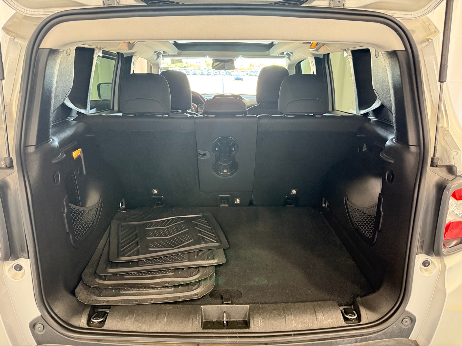 Thumbnail: 2018 Jeep Renegade - 7