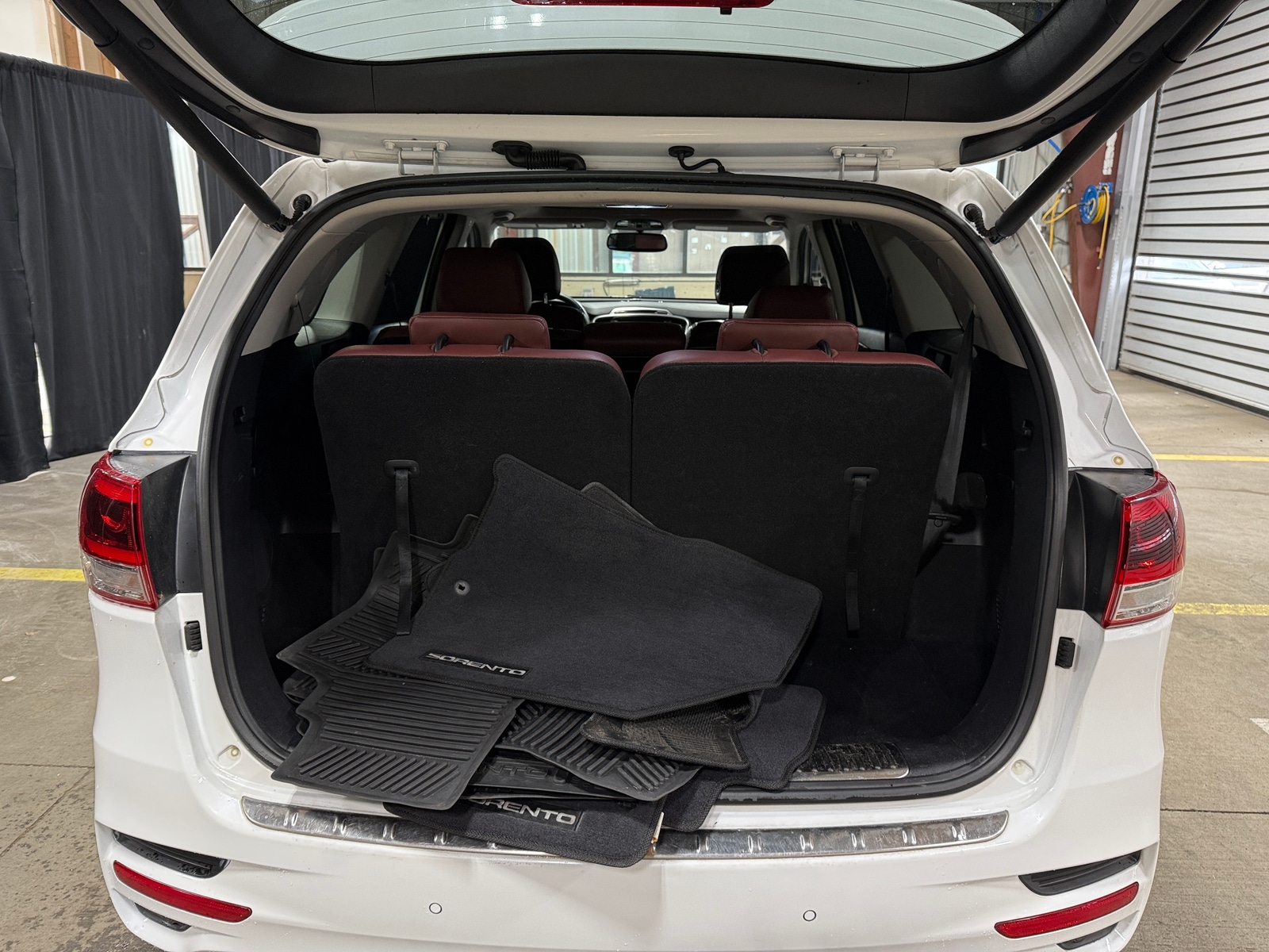 Thumbnail: 2017 Kia Sorento - 6