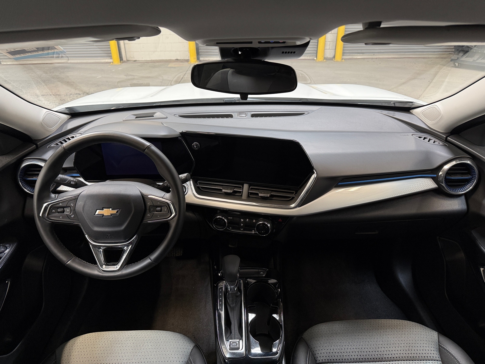 Thumbnail: 2025 Chevrolet Trax - 3