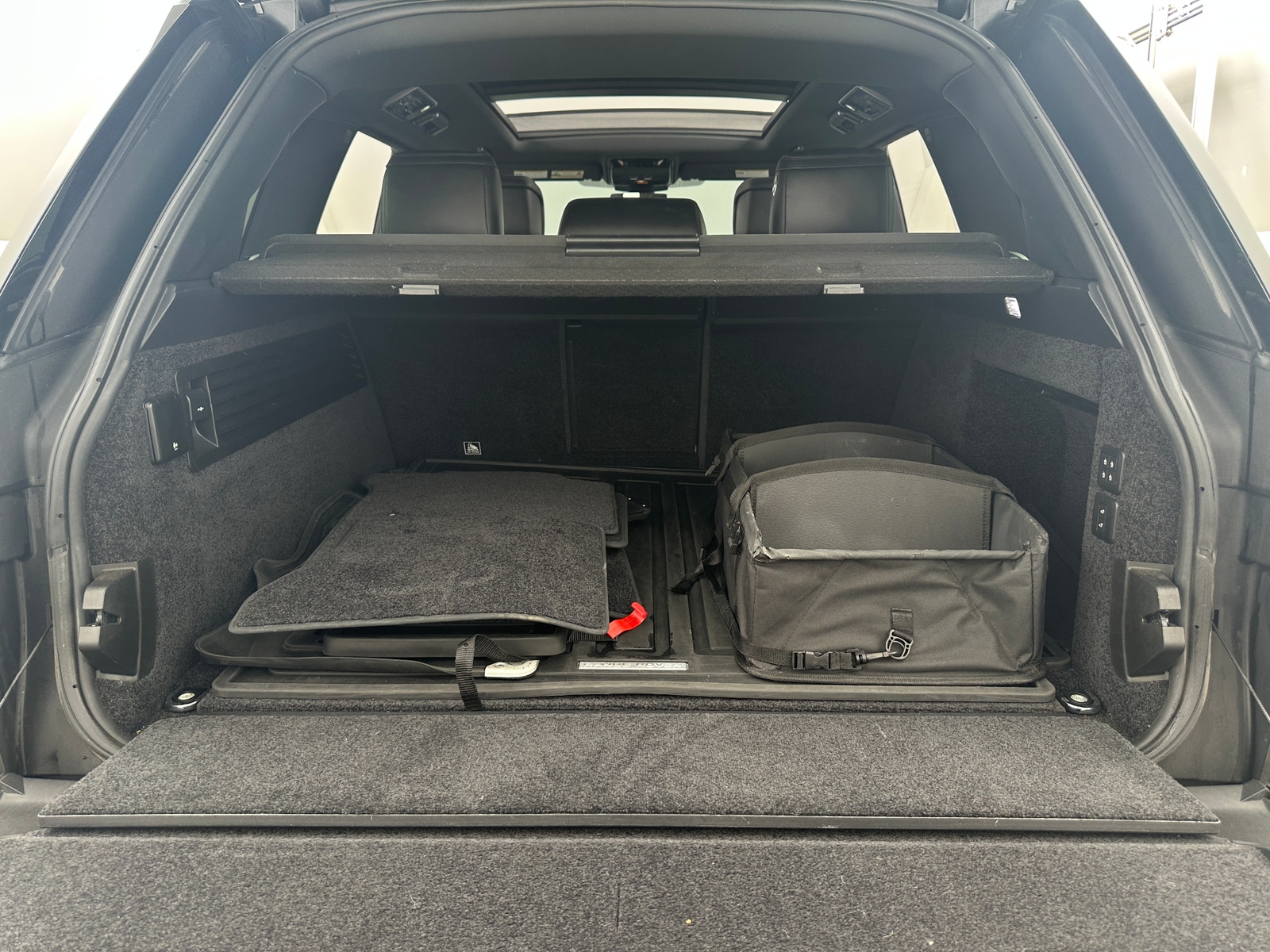 Thumbnail: 2020 Land Rover Range Rover - 6