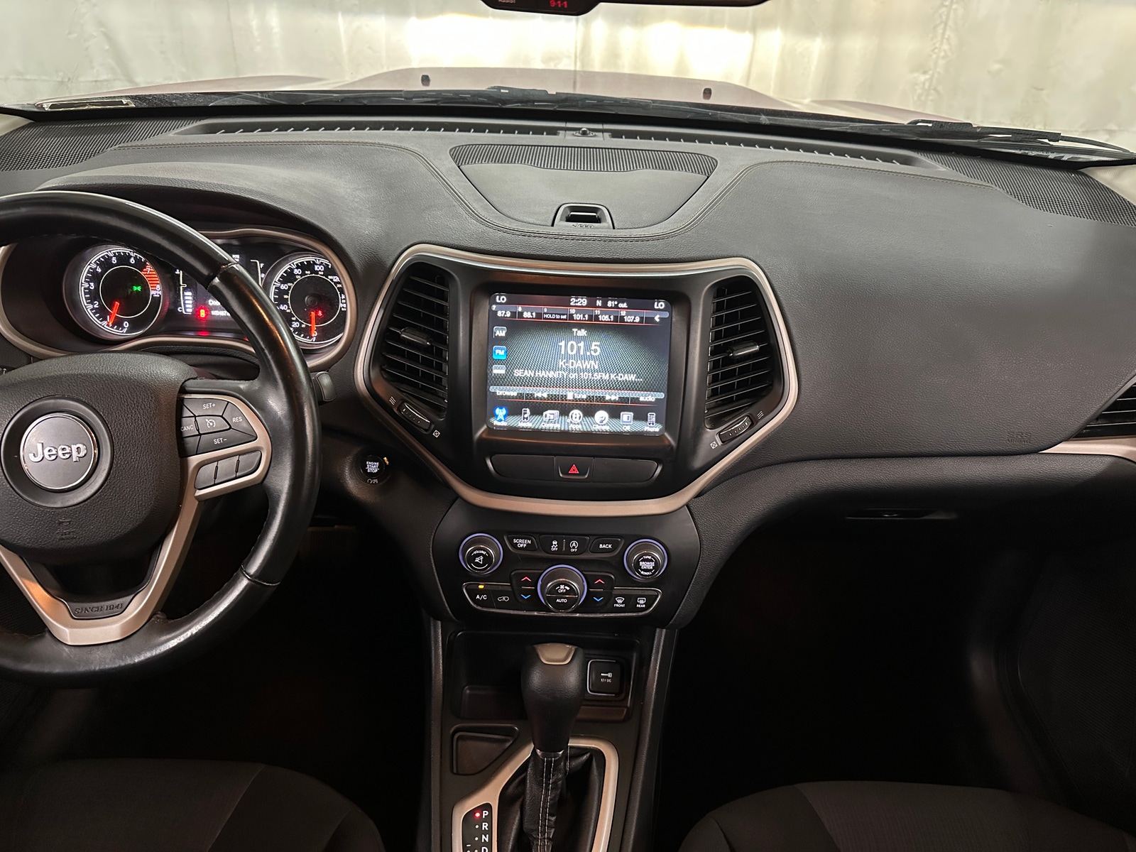 Thumbnail: 2017 Jeep Cherokee - 3