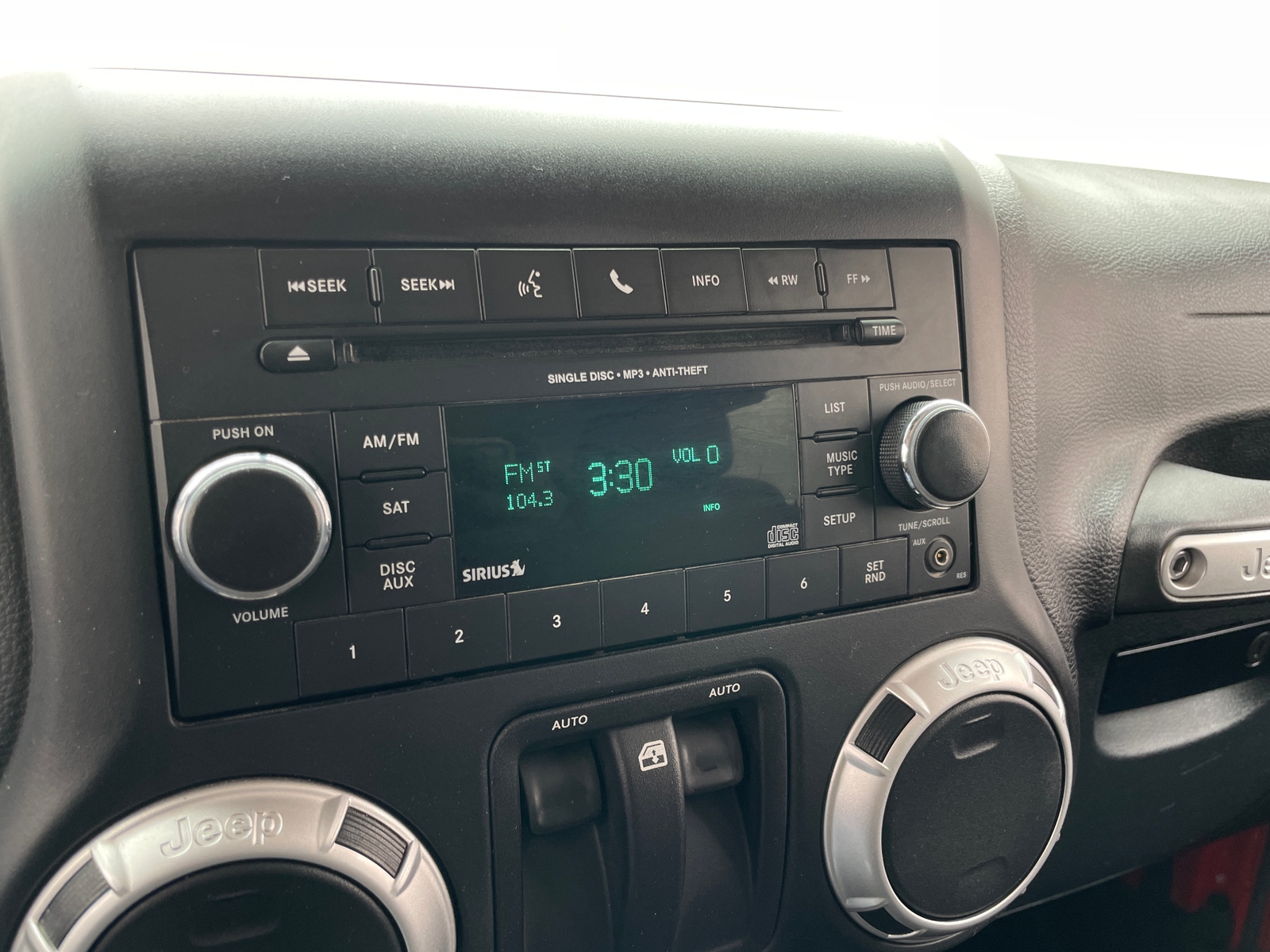 Thumbnail: 2016 Jeep Wrangler - 3