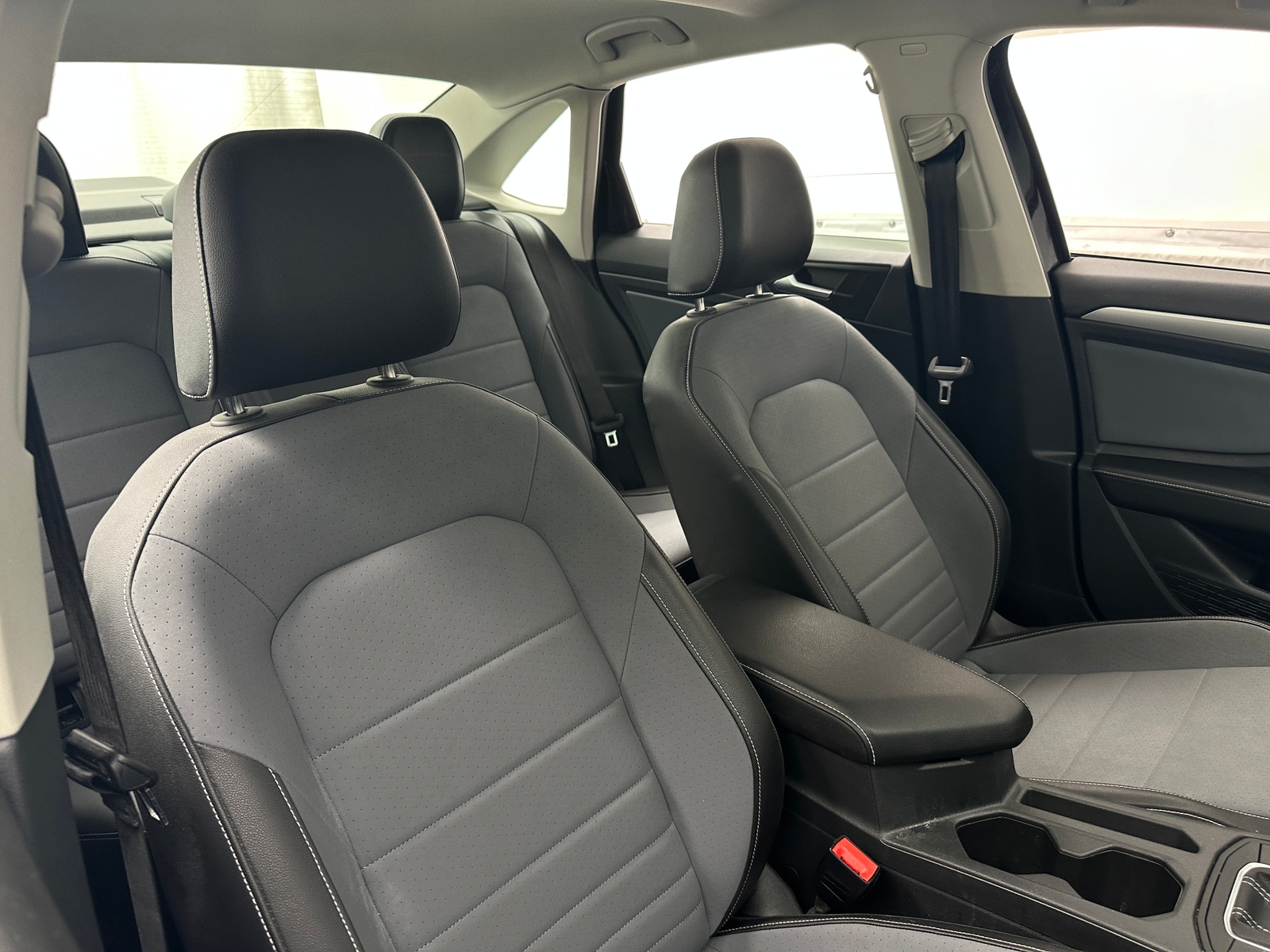 Thumbnail: 2025 Volkswagen Jetta - 2