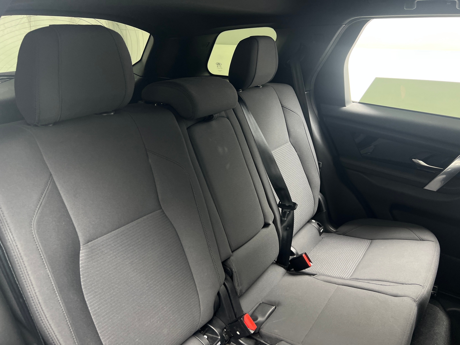 Thumbnail: 2020 Land Rover Discovery Sport - 6