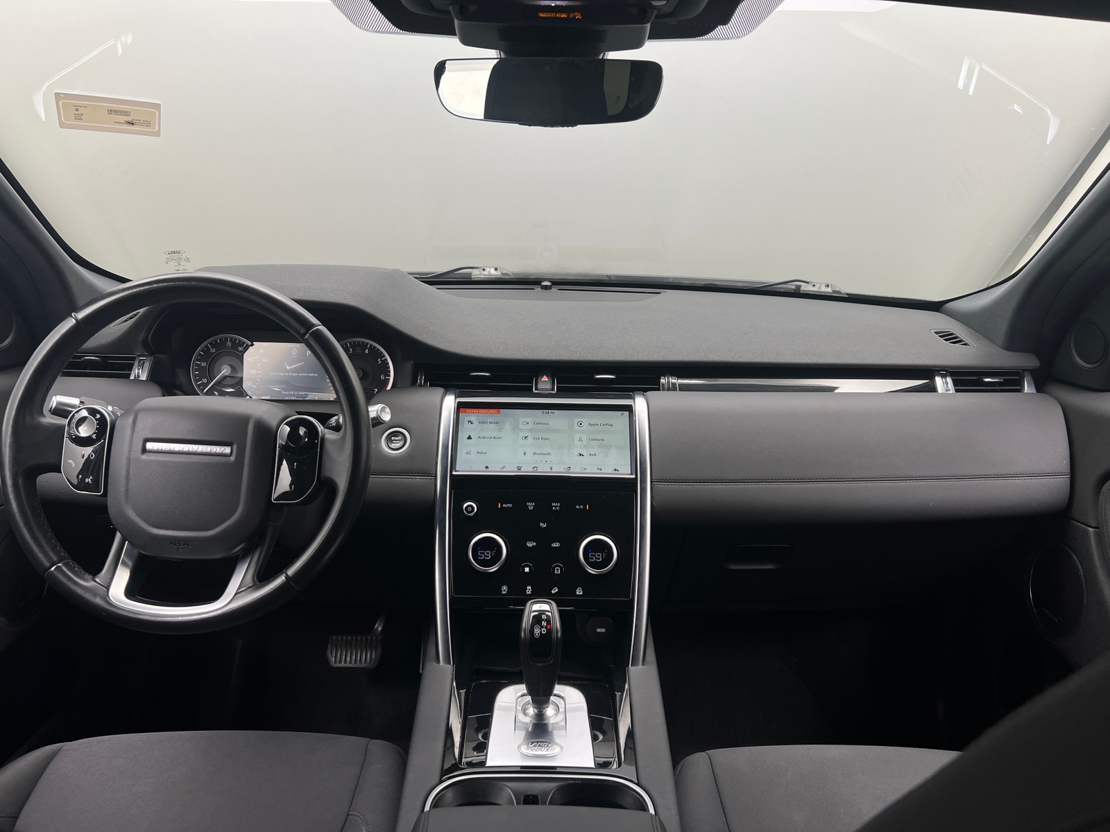 Thumbnail: 2020 Land Rover Discovery Sport - 3