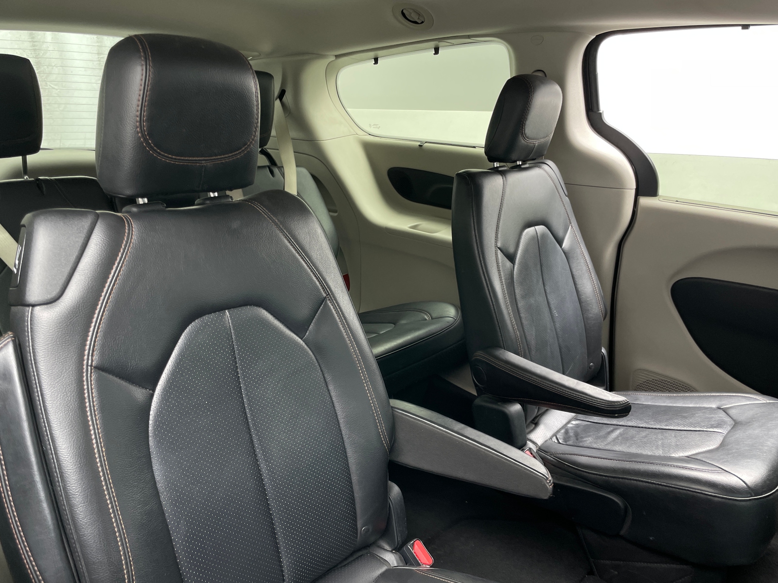 Thumbnail: 2017 Chrysler Pacifica - 5