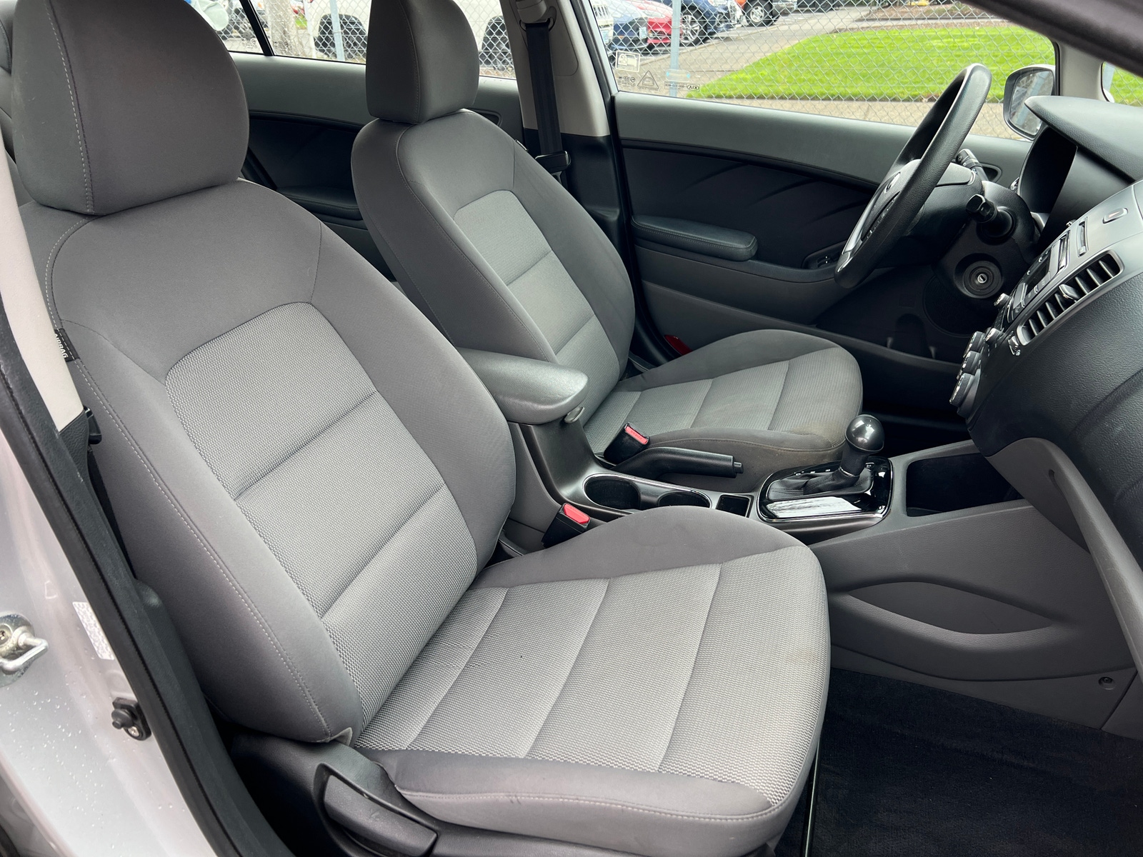 Thumbnail: 2017 Kia Forte - 2