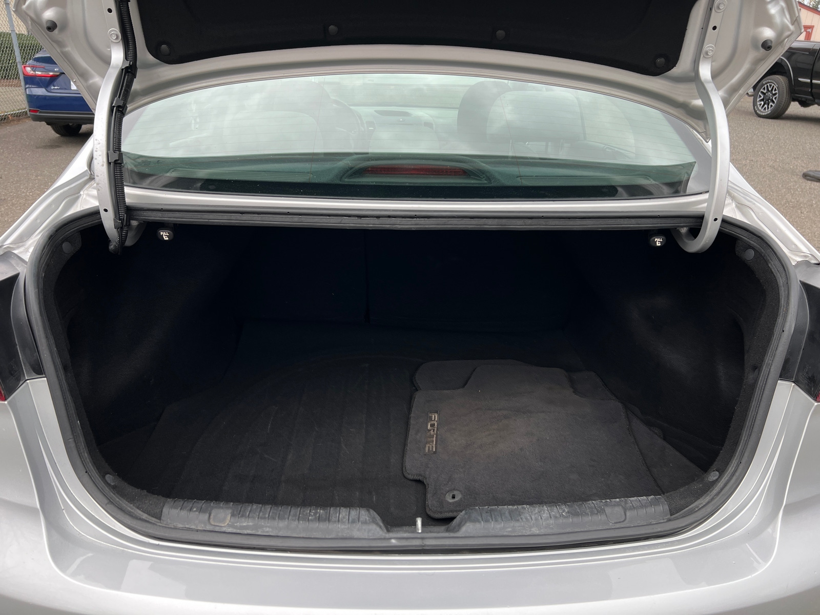 Thumbnail: 2017 Kia Forte - 7