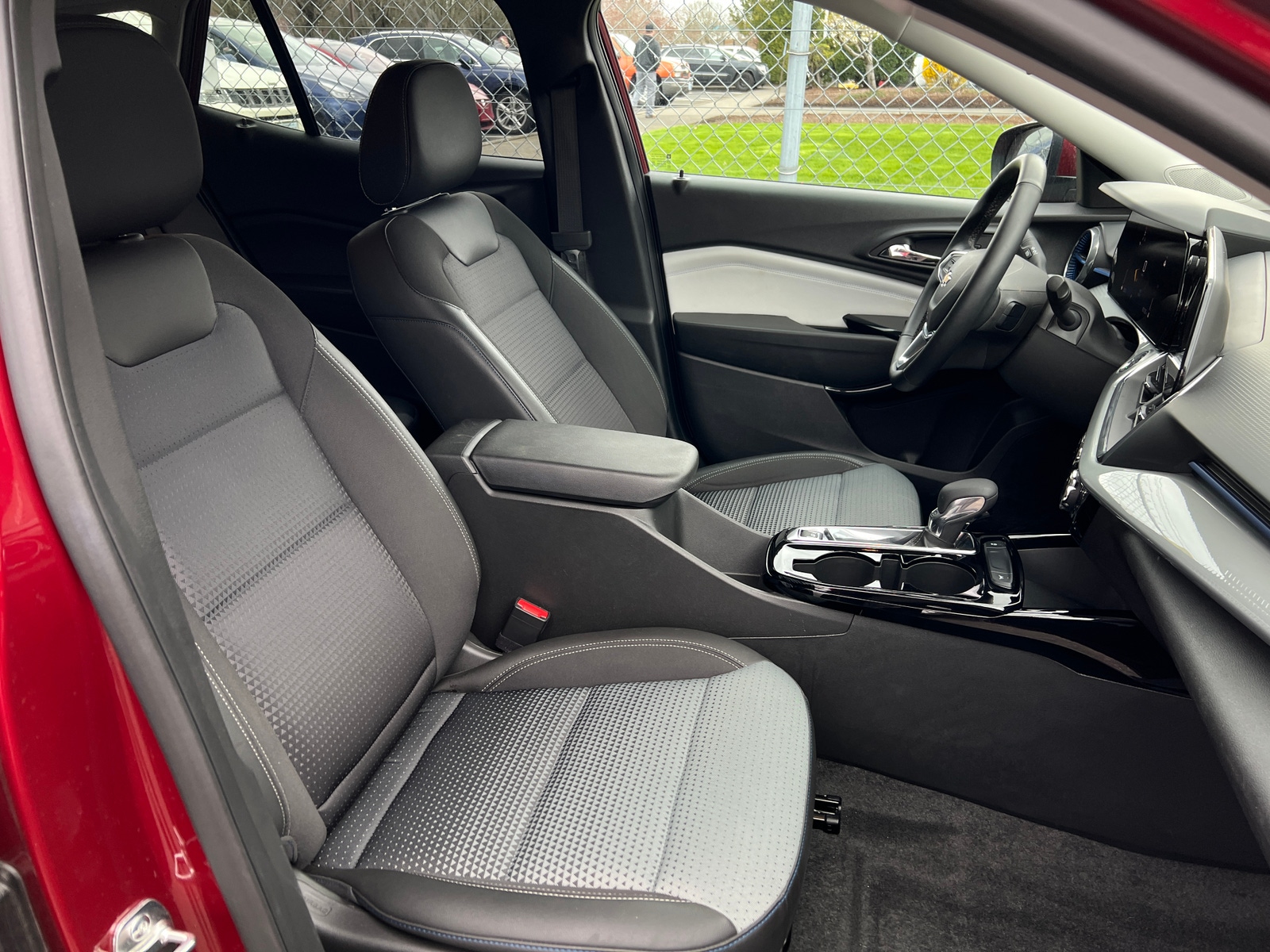 Thumbnail: 2025 Chevrolet Trax - 2