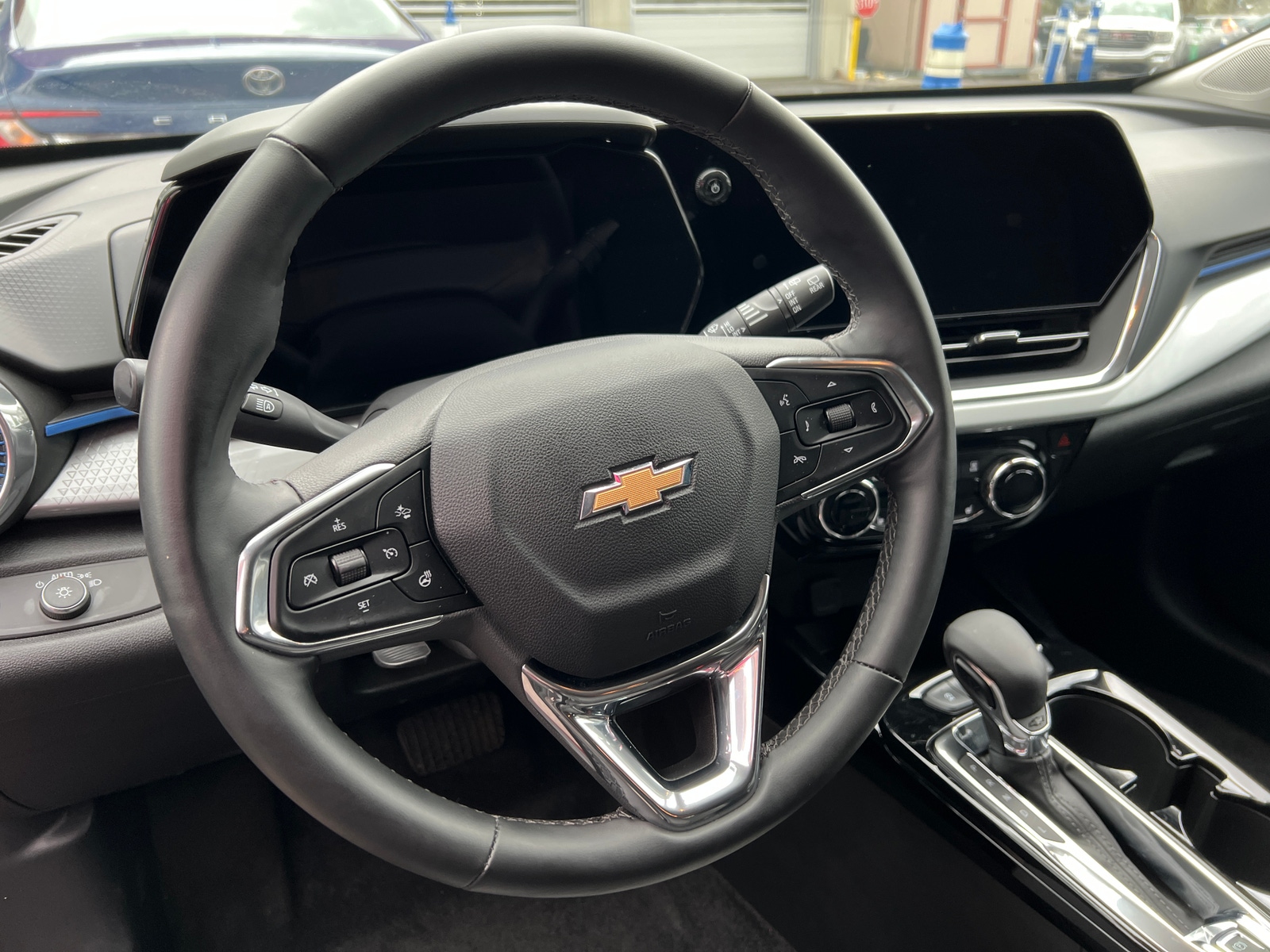 Thumbnail: 2025 Chevrolet Trax - 5