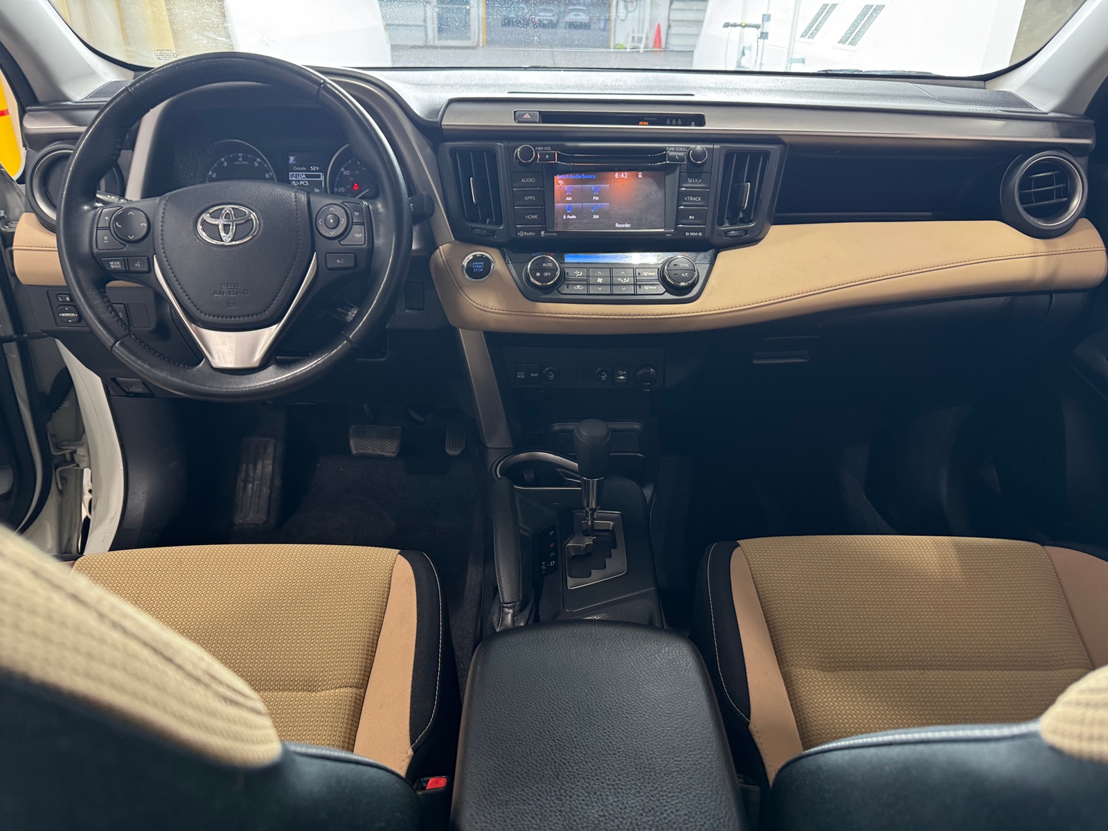 Thumbnail: 2018 Toyota RAV4 - 3